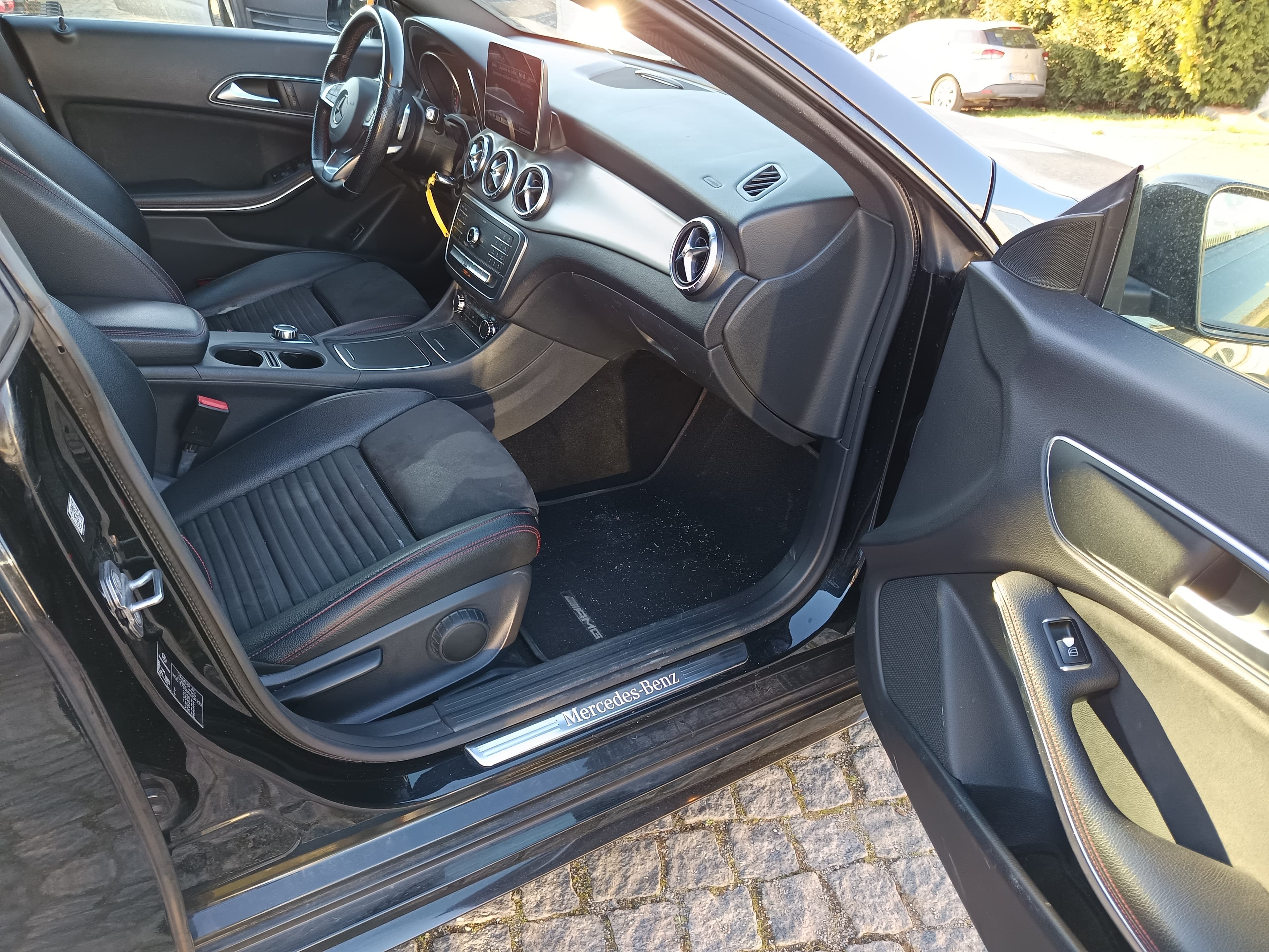 Mercedes-Benz CLA 200d · Ano 2018 — imagen 25