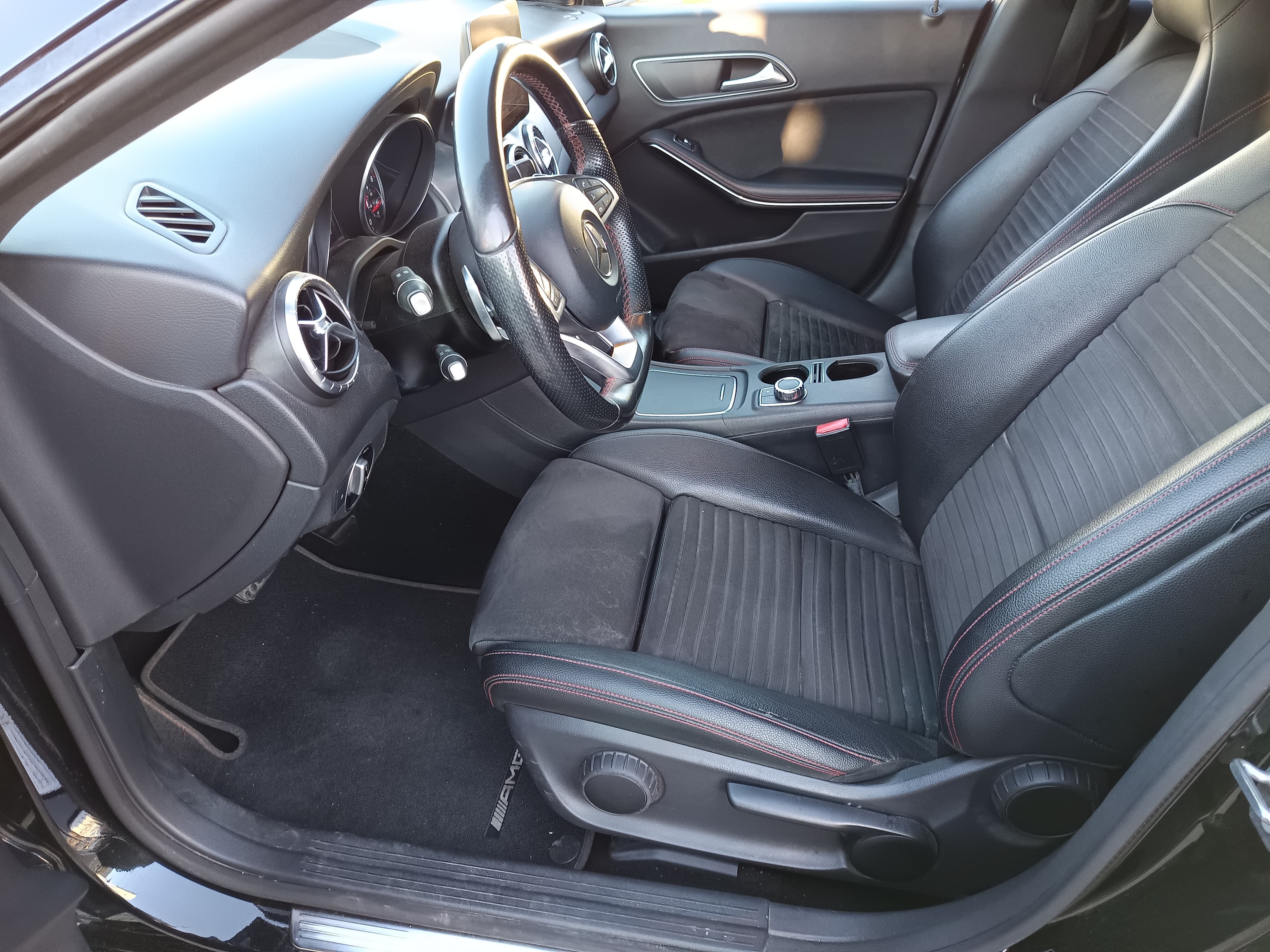 Mercedes-Benz CLA 200d · Ano 2018 — imagen 34