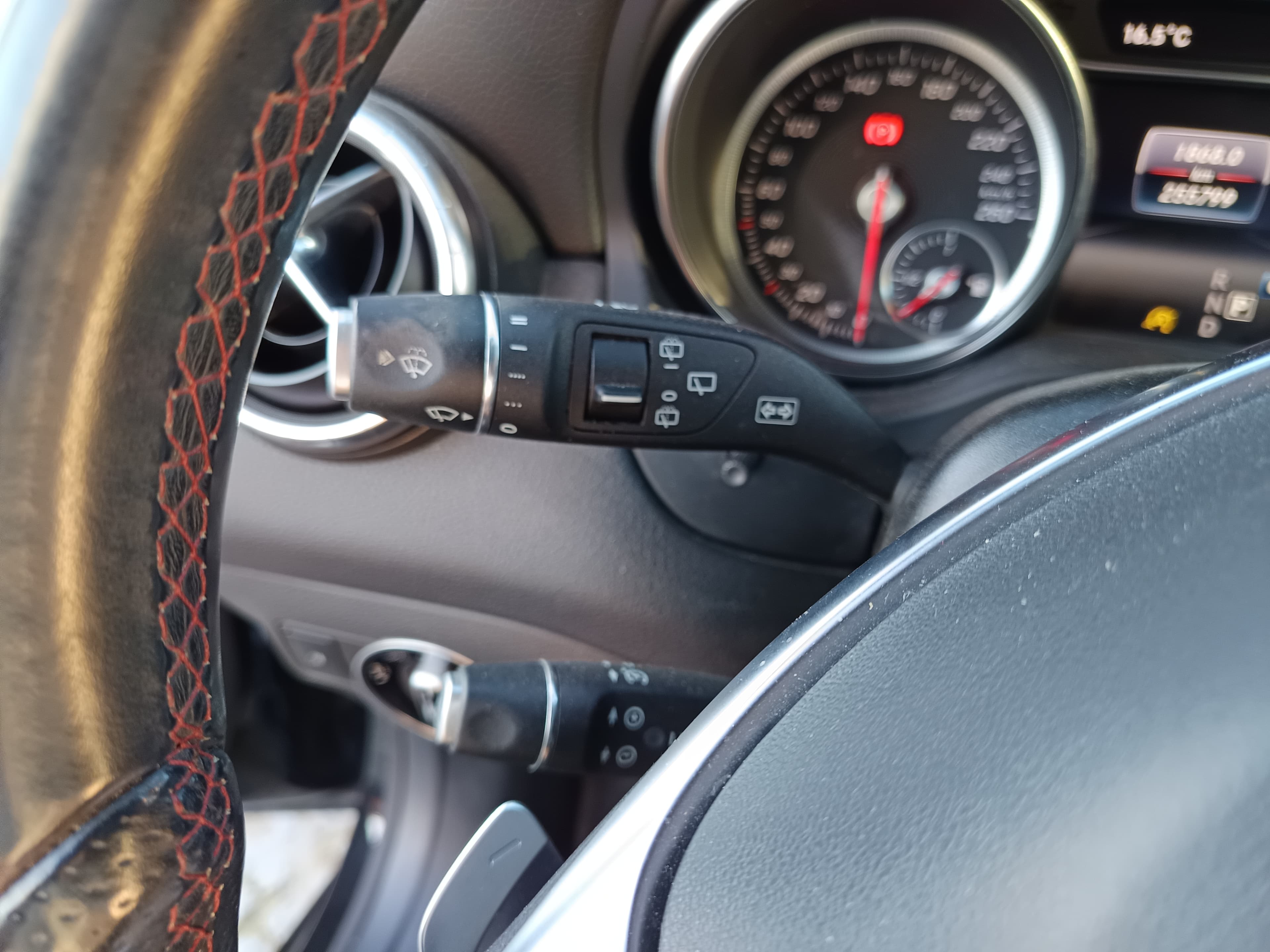 Mercedes-Benz CLA 200d · Ano 2018 — imagen 44