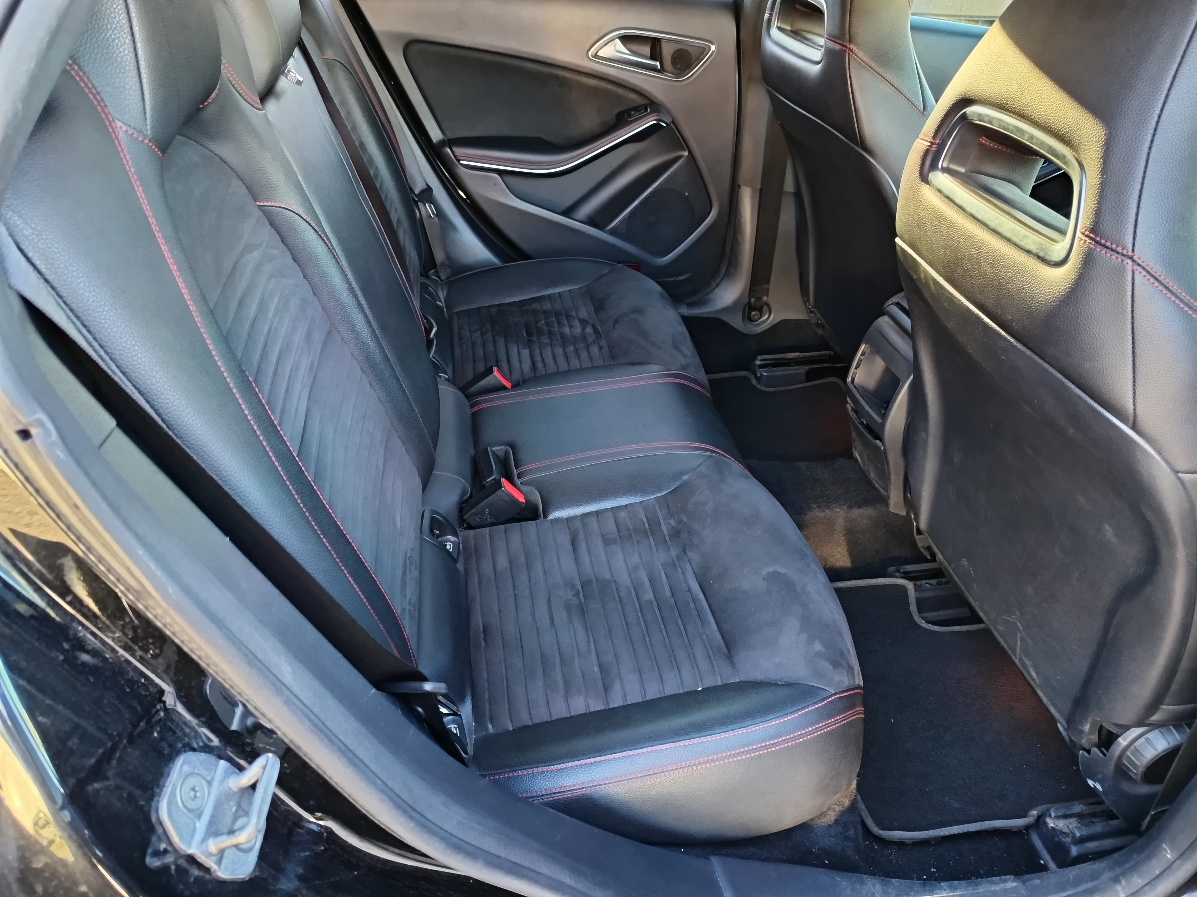Mercedes-Benz CLA 200d · Ano 2018 — imagen 24
