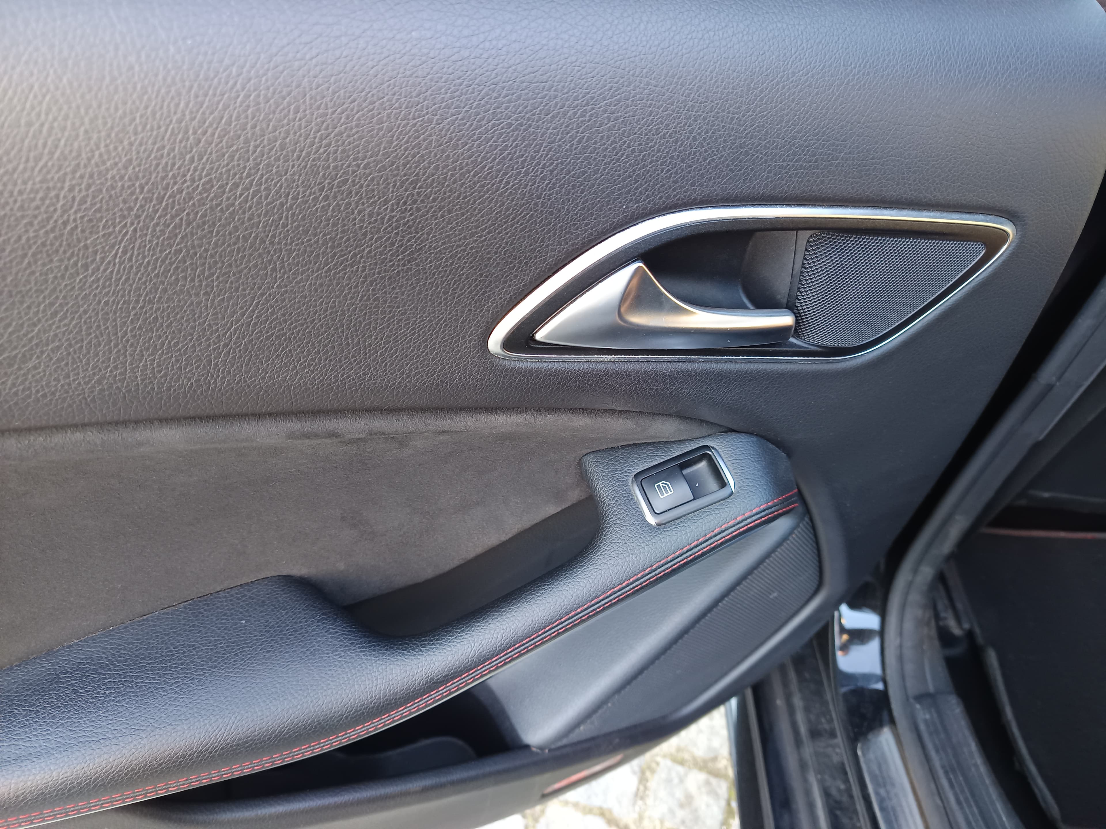 Mercedes-Benz CLA 200d · Ano 2018 — imagen 30