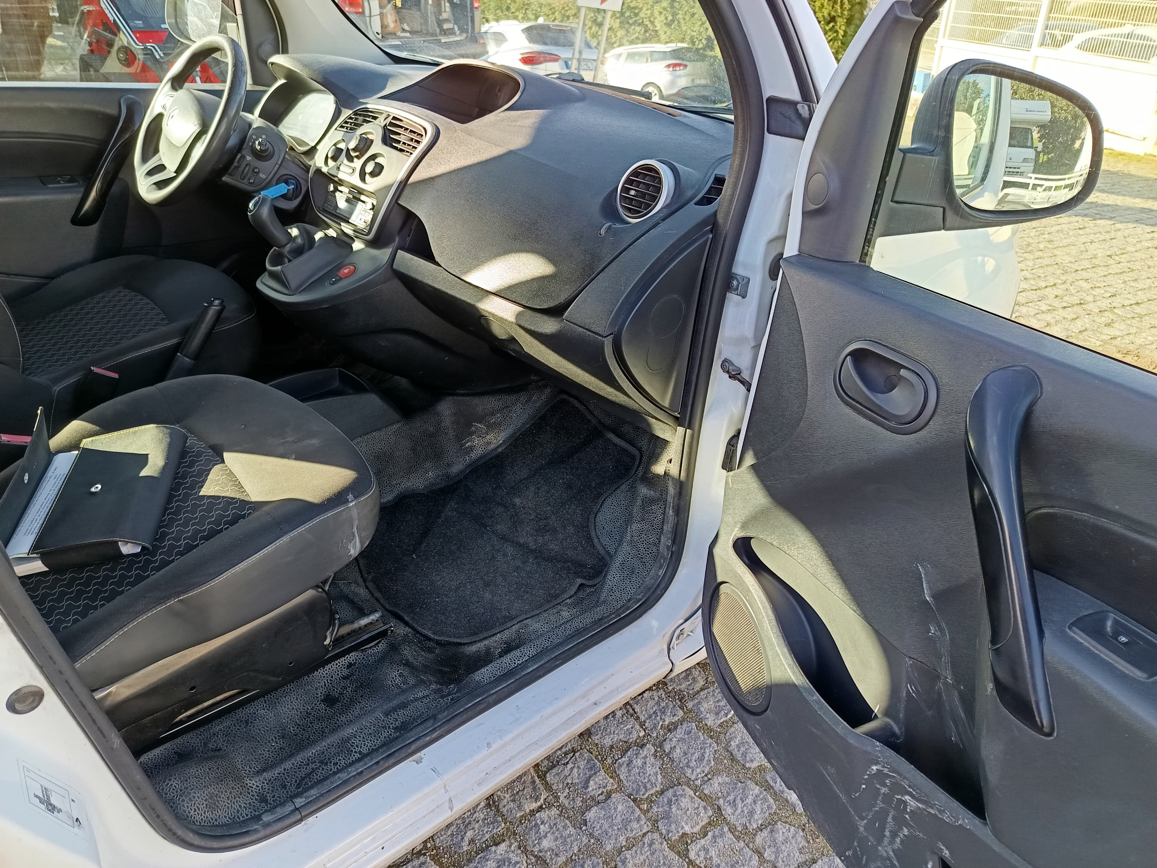 Renault Kangoo Maxi · Ano 2016 — imagen 21