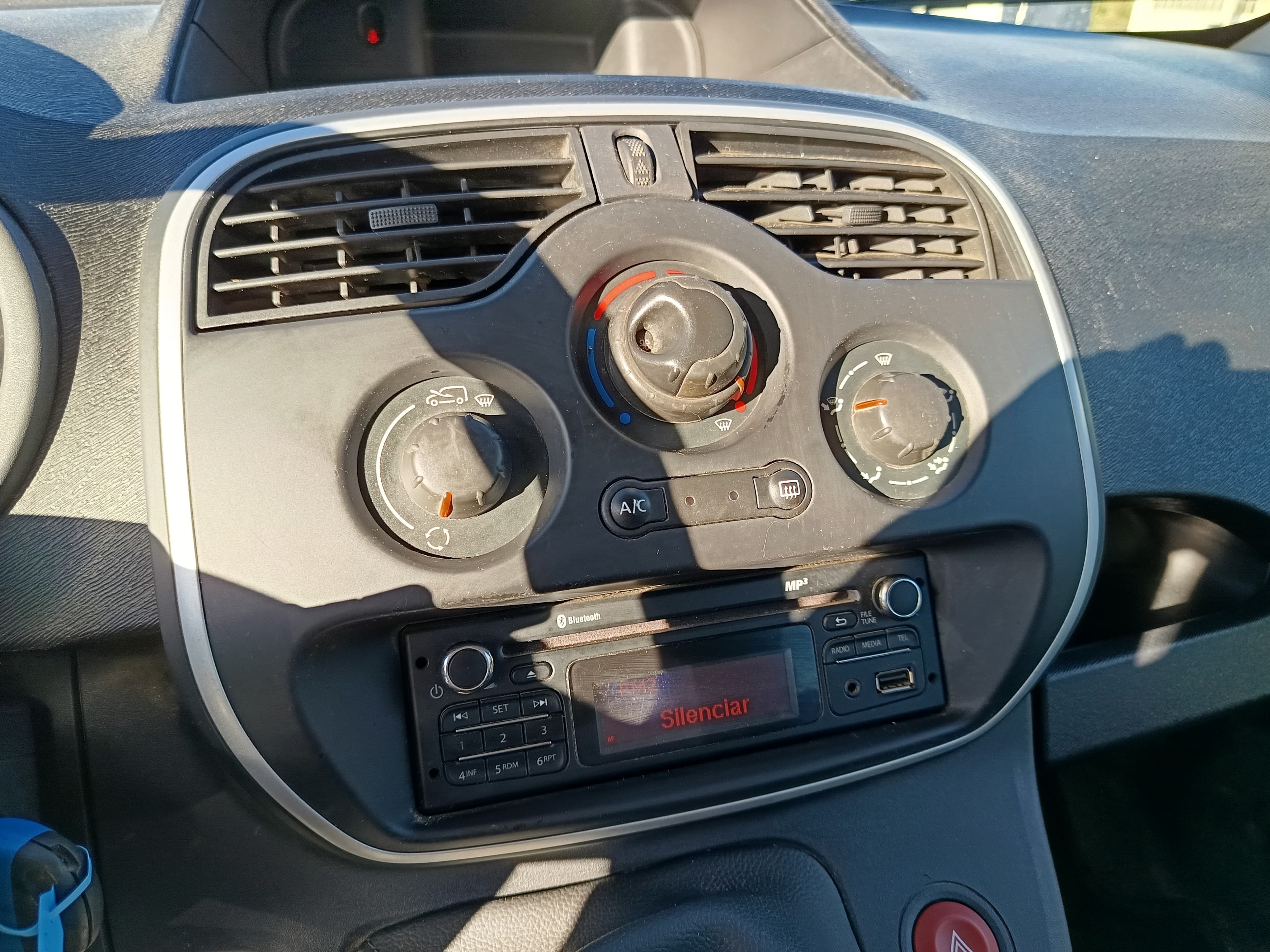 Renault Kangoo Maxi · Ano 2016 — imagen 35