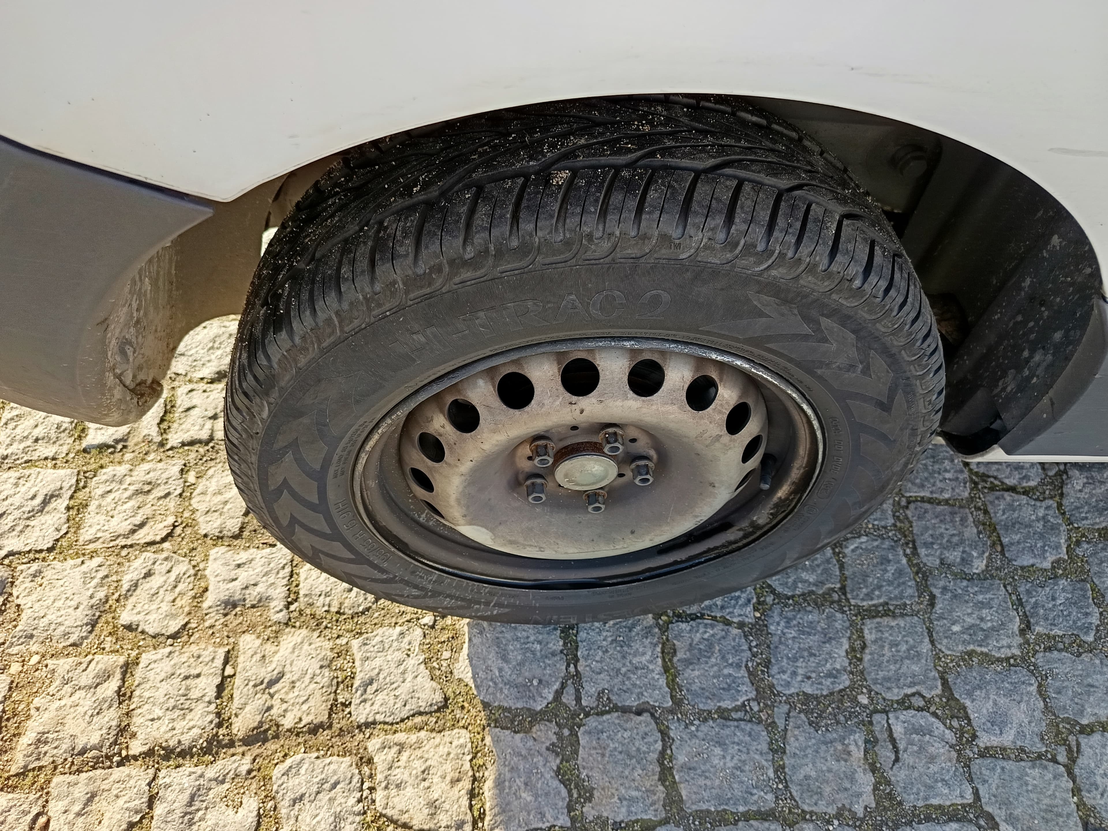 Renault Kangoo Maxi · Ano 2016 — imagen 10