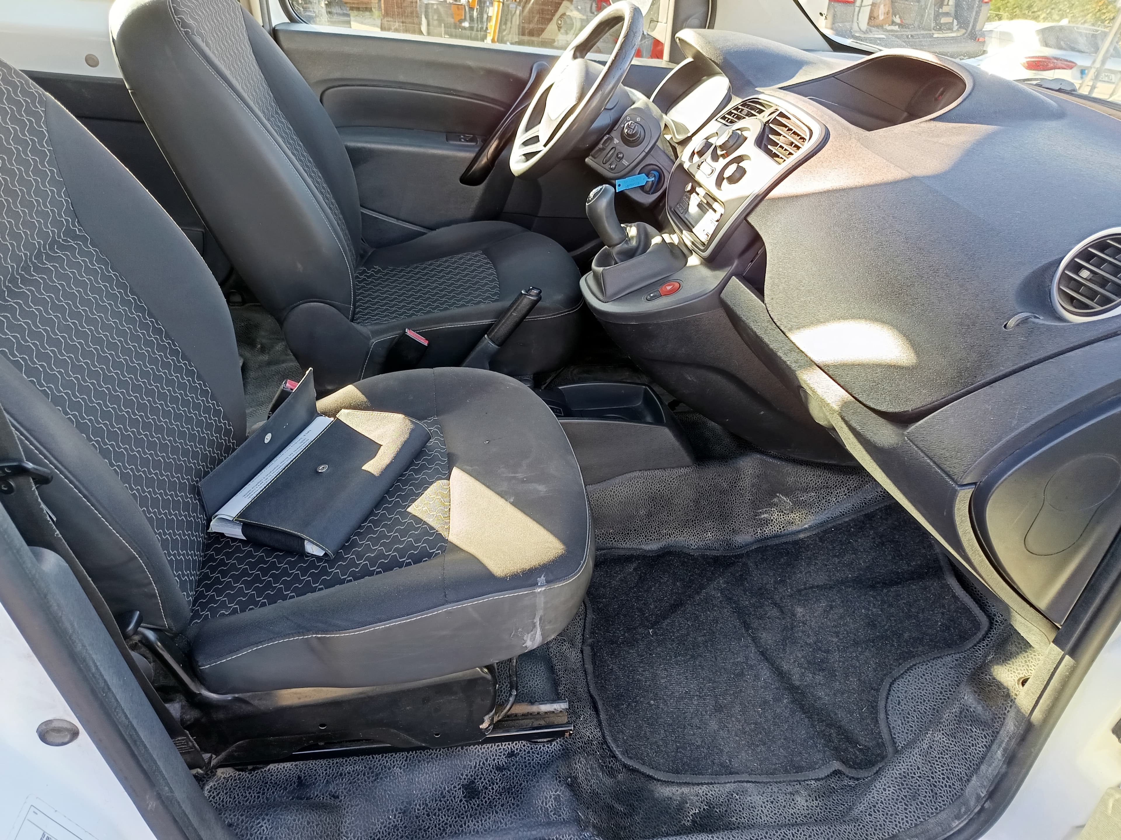Renault Kangoo Maxi · Ano 2016 — imagen 23