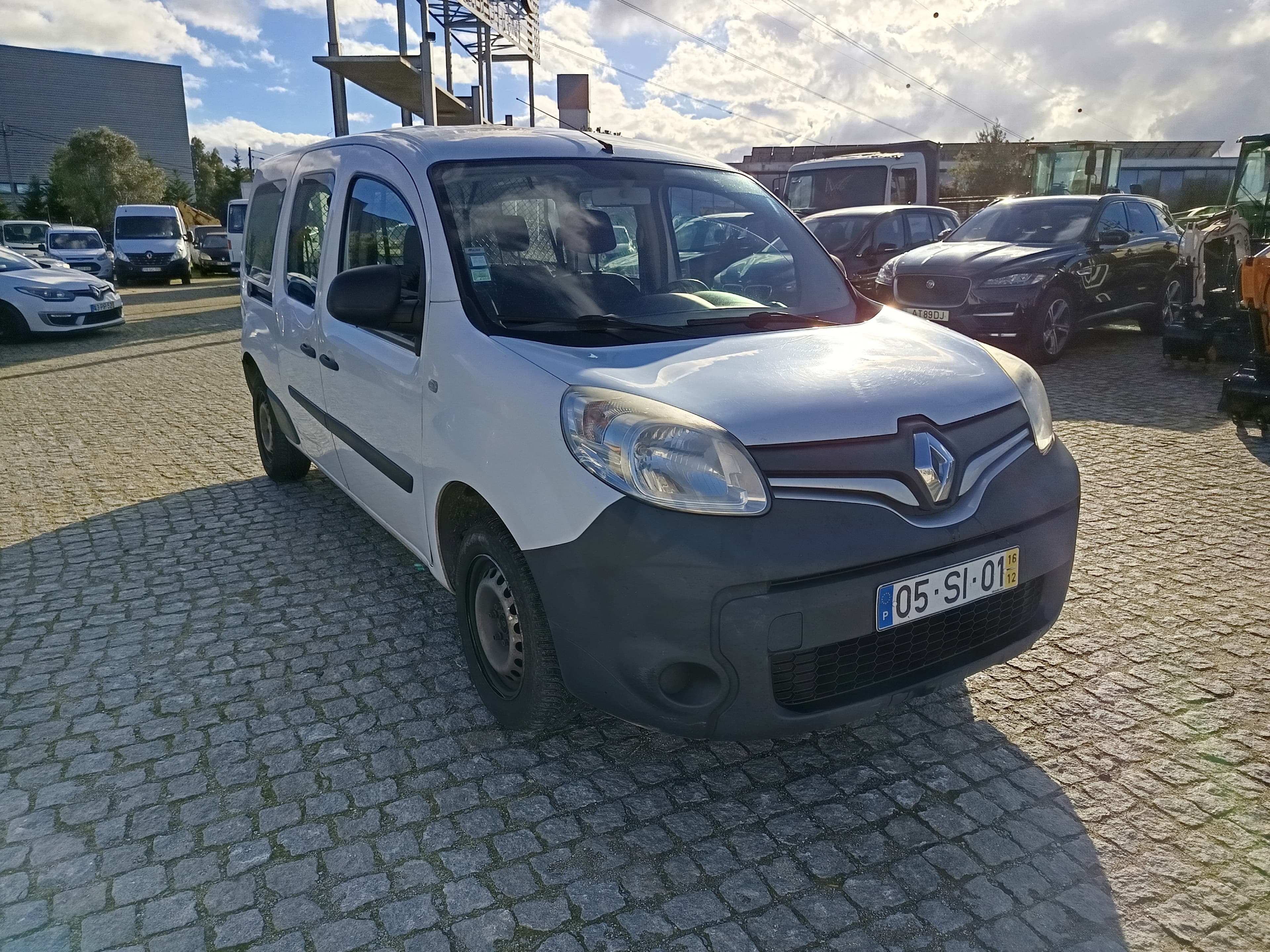 Renault Kangoo Maxi · Ano 2016 — imagen 3