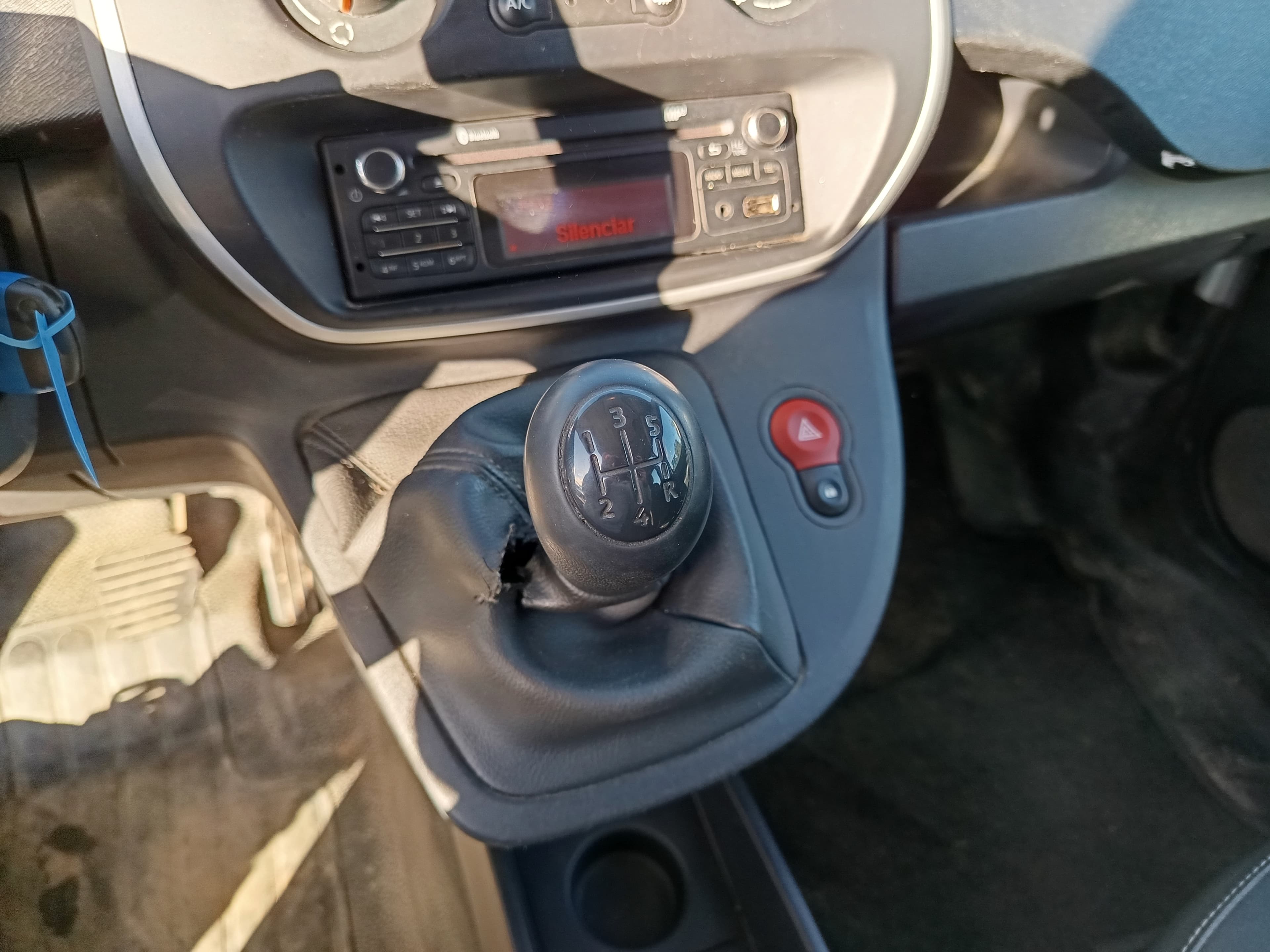 Renault Kangoo Maxi · Ano 2016 — imagen 36