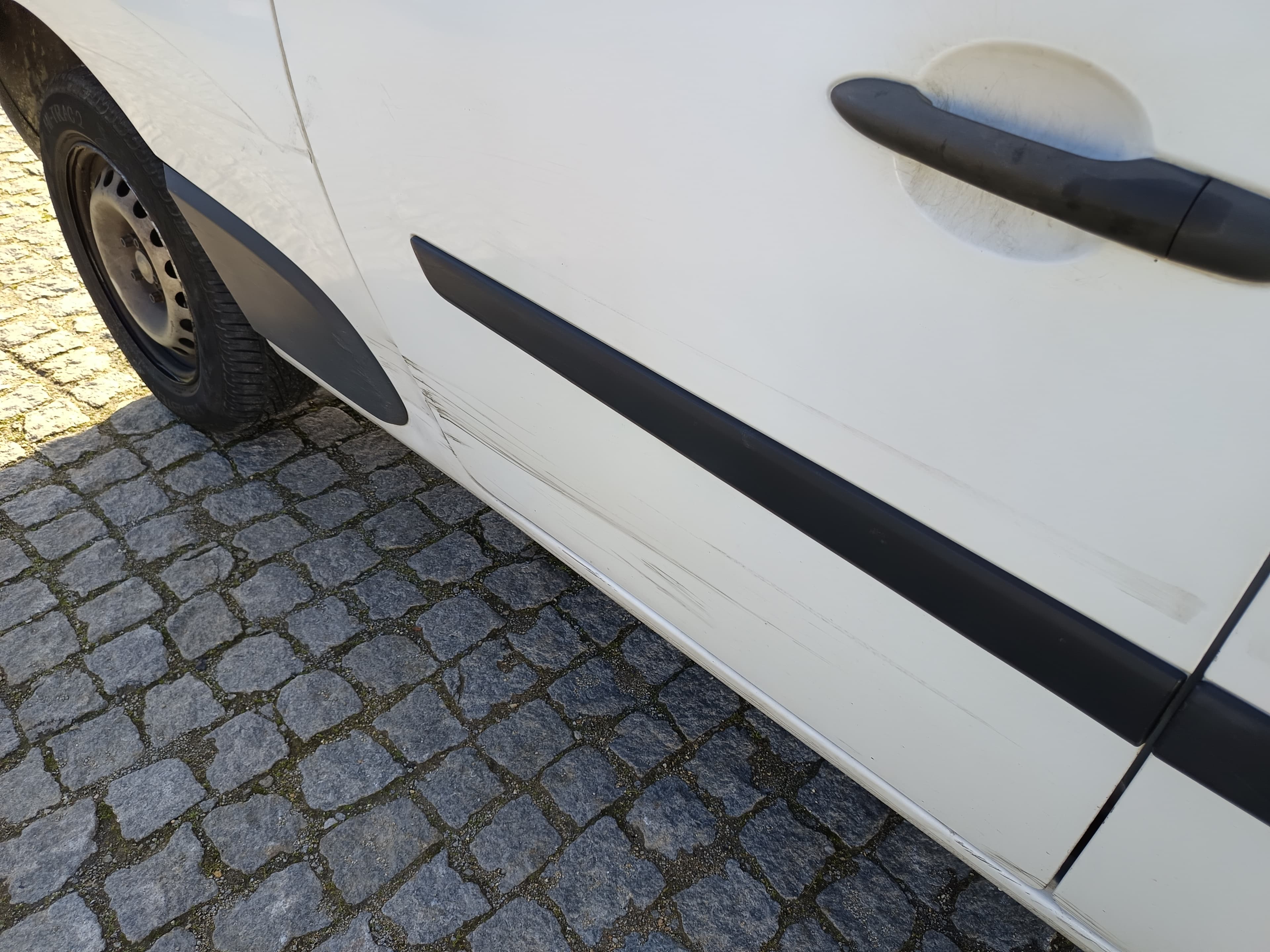 Renault Kangoo Maxi · Ano 2016 — imagen 9
