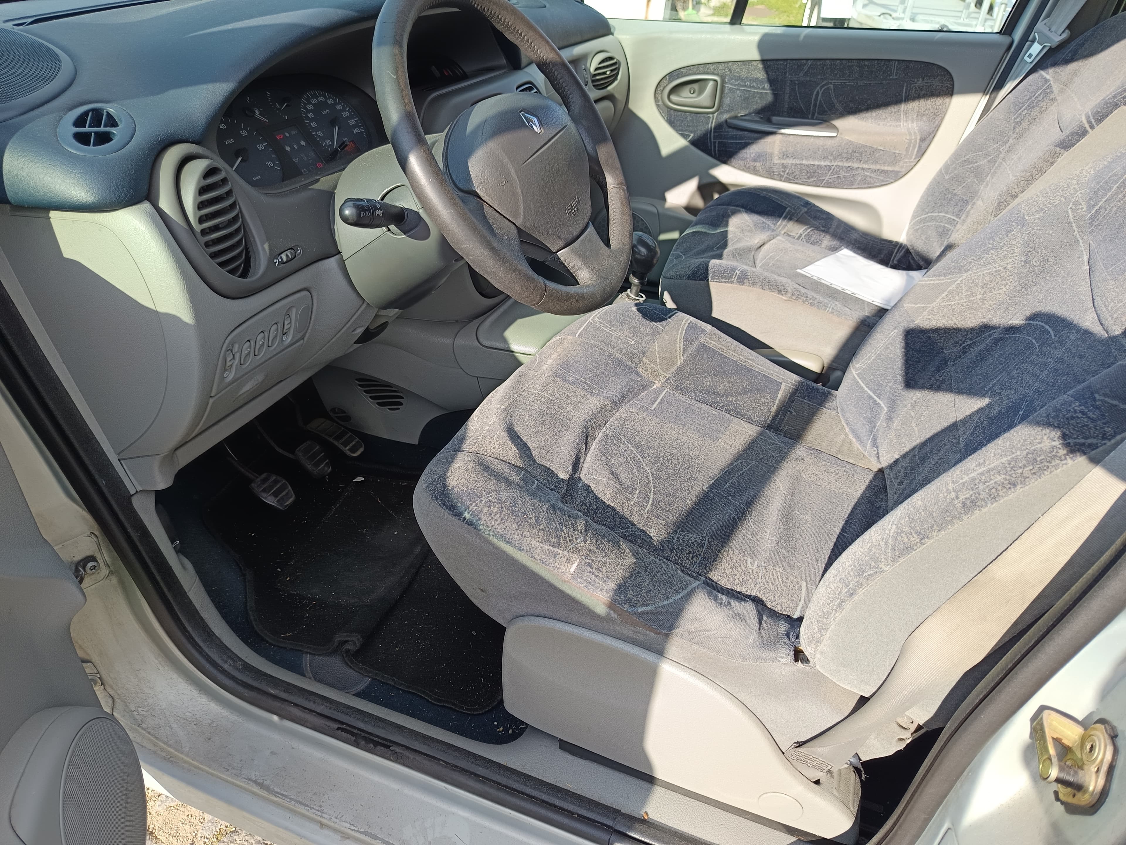 Renault Scénic · Ano 2000 — imagem 37