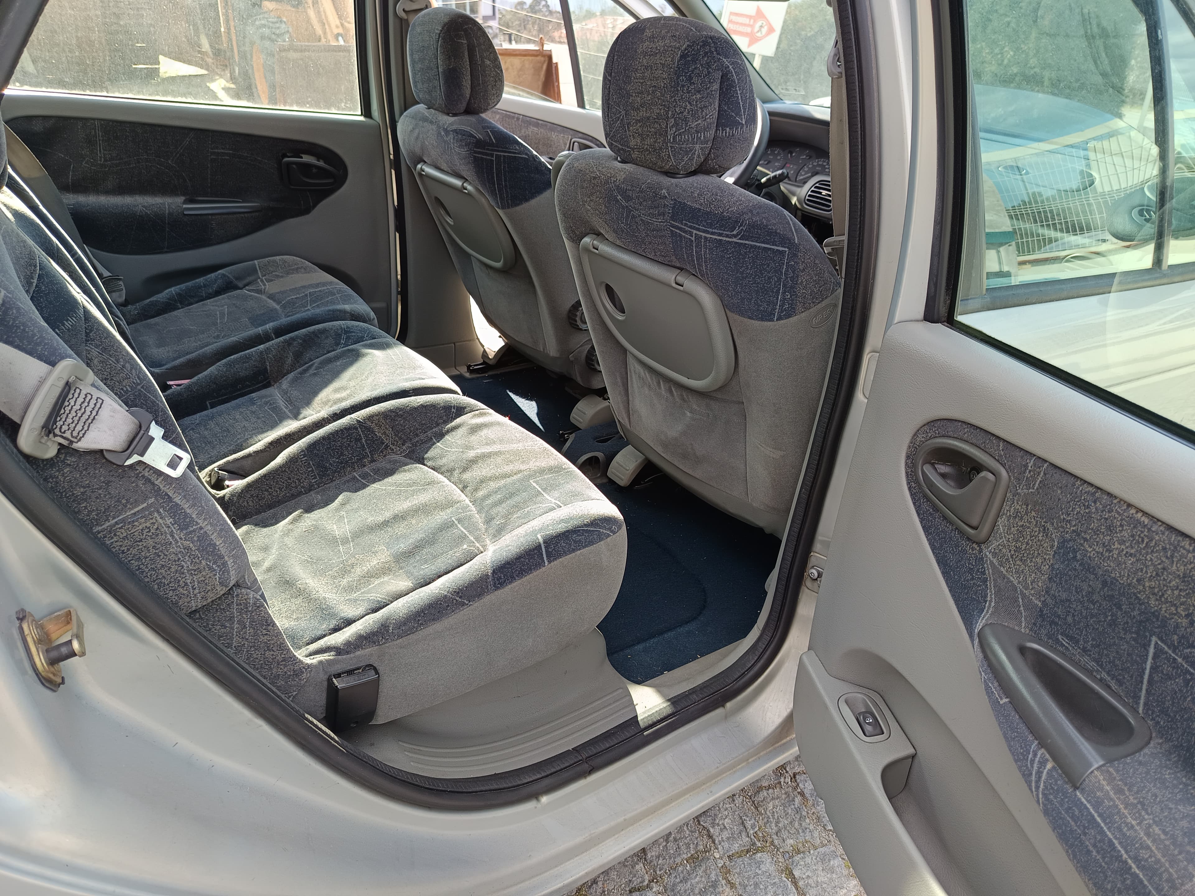 Renault Scénic · Ano 2000 — imagem 21