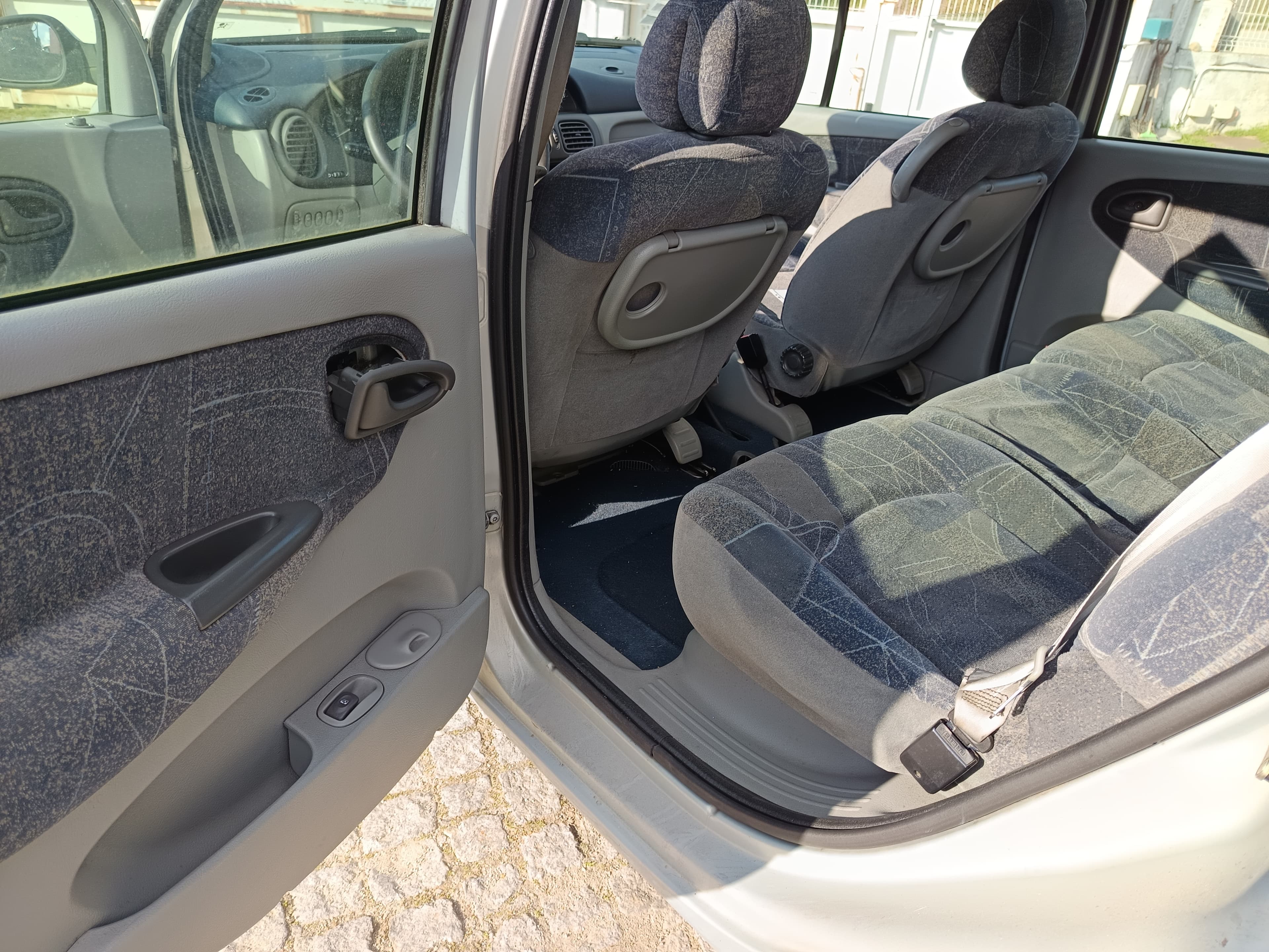 Renault Scénic · Ano 2000 — imagem 32