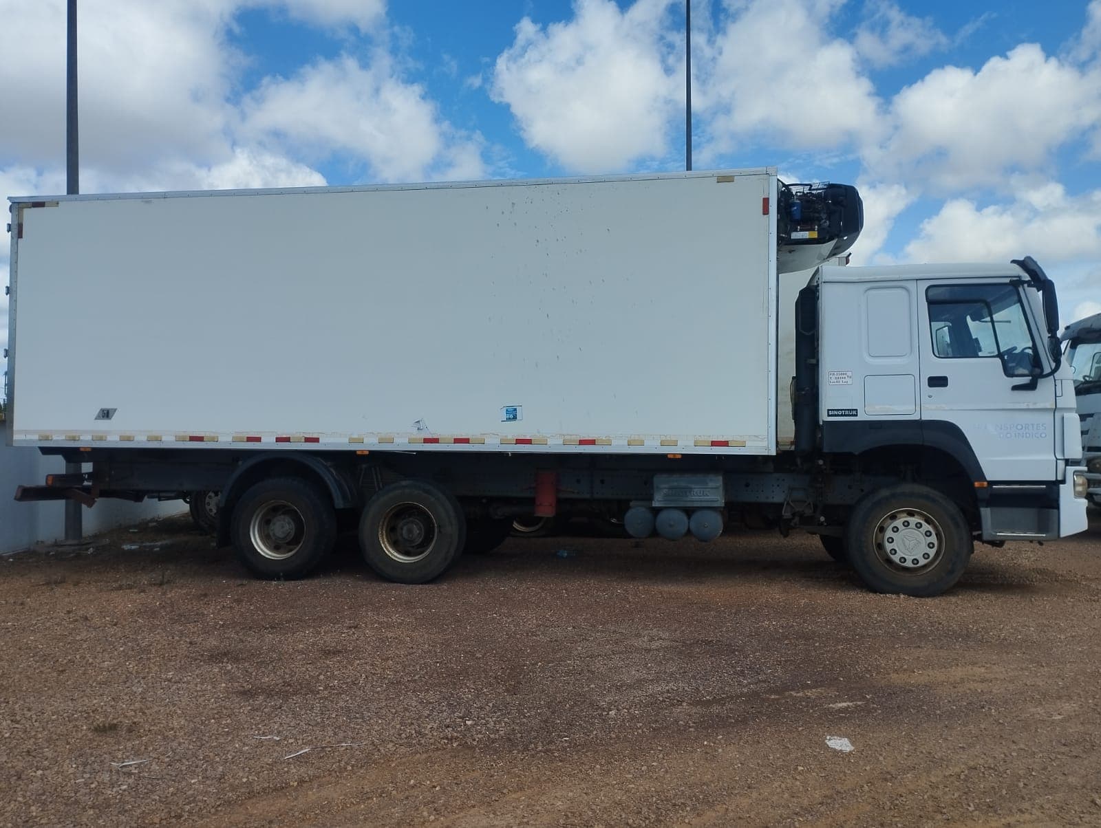 Camião frigorífico Sinotruk Howo 336 — image 7