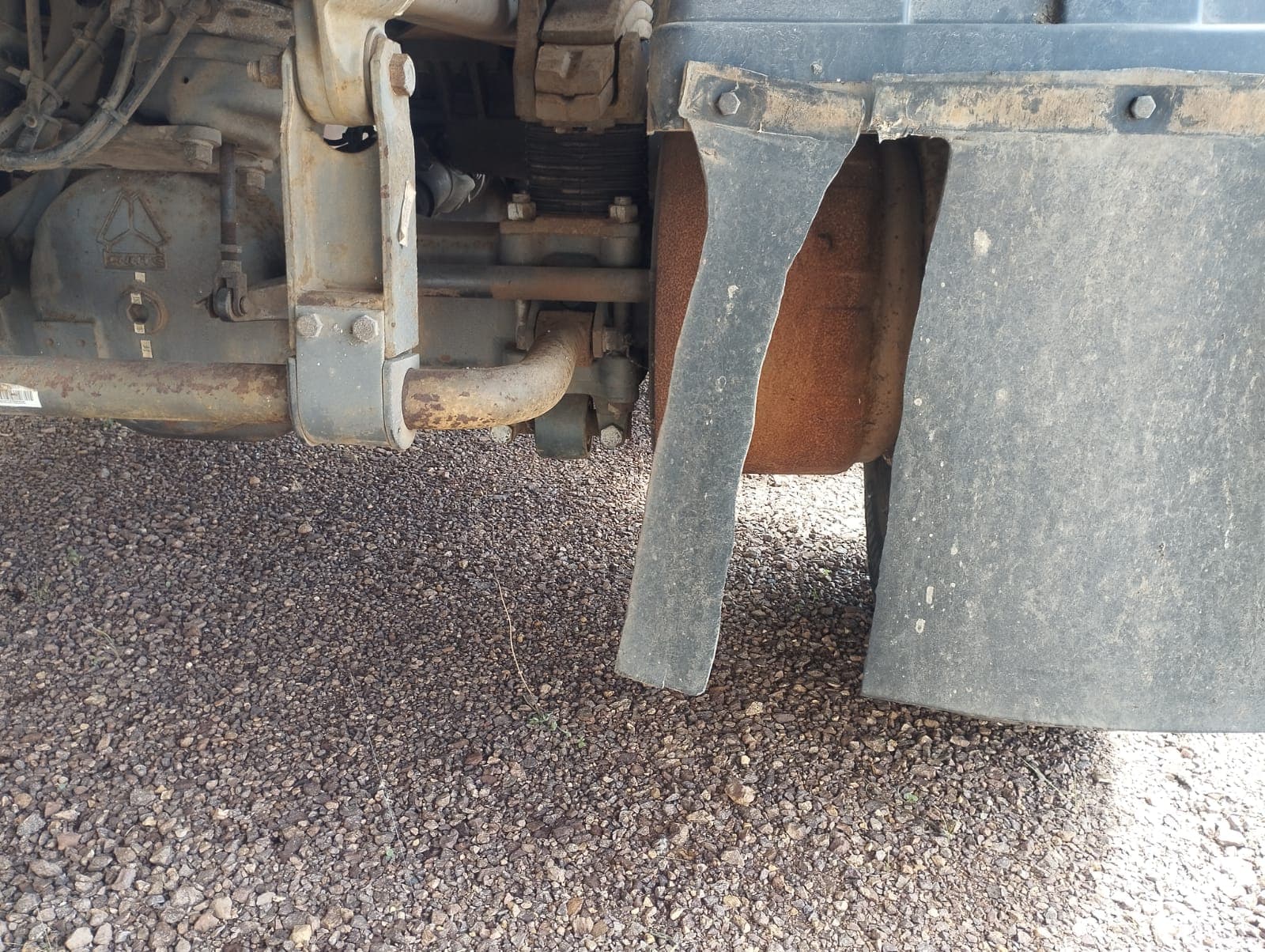 Camião frigorífico Sinotruk Howo 336 — image 5