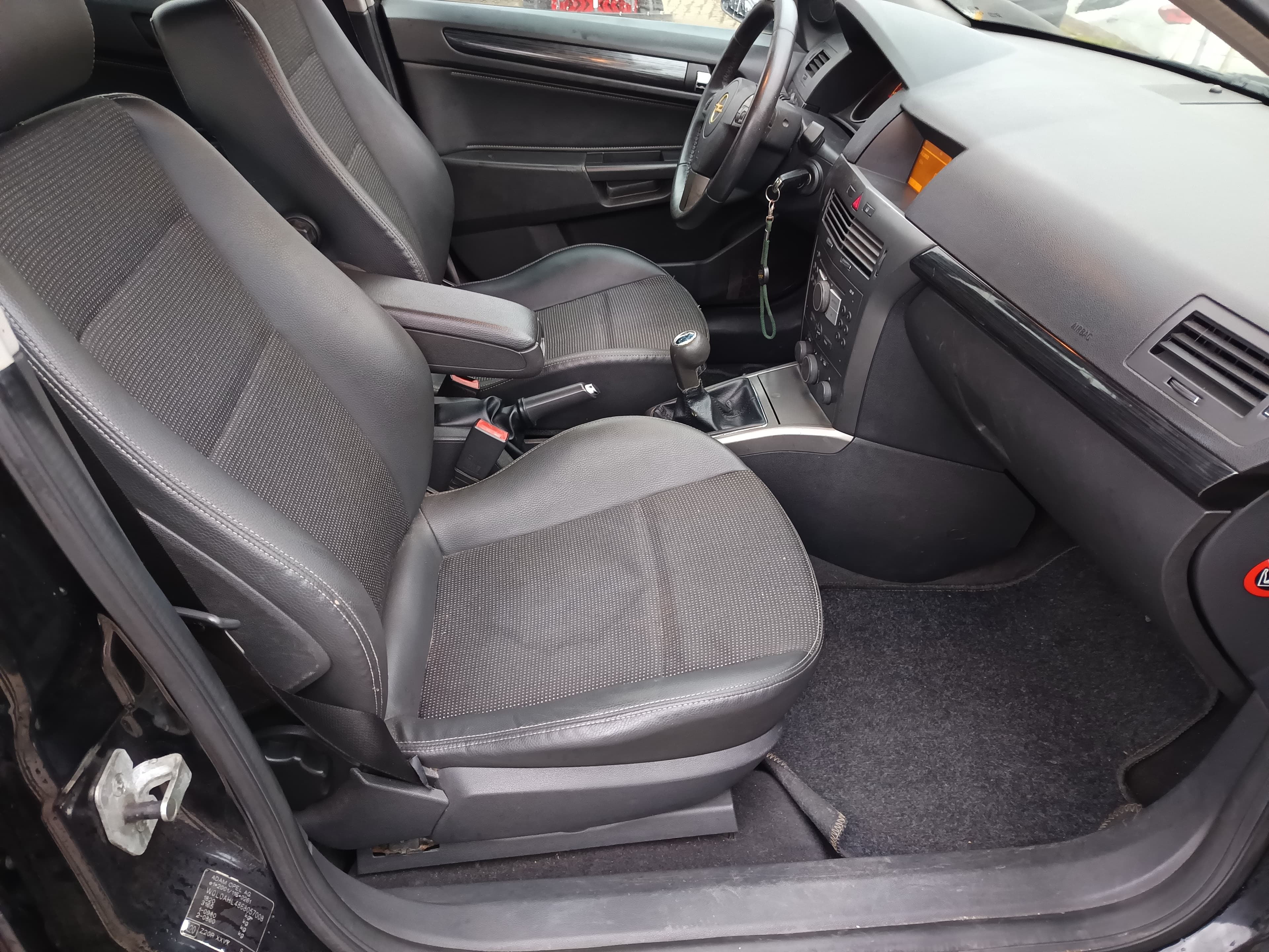 Opel Astra · Ano 2006 — image 36