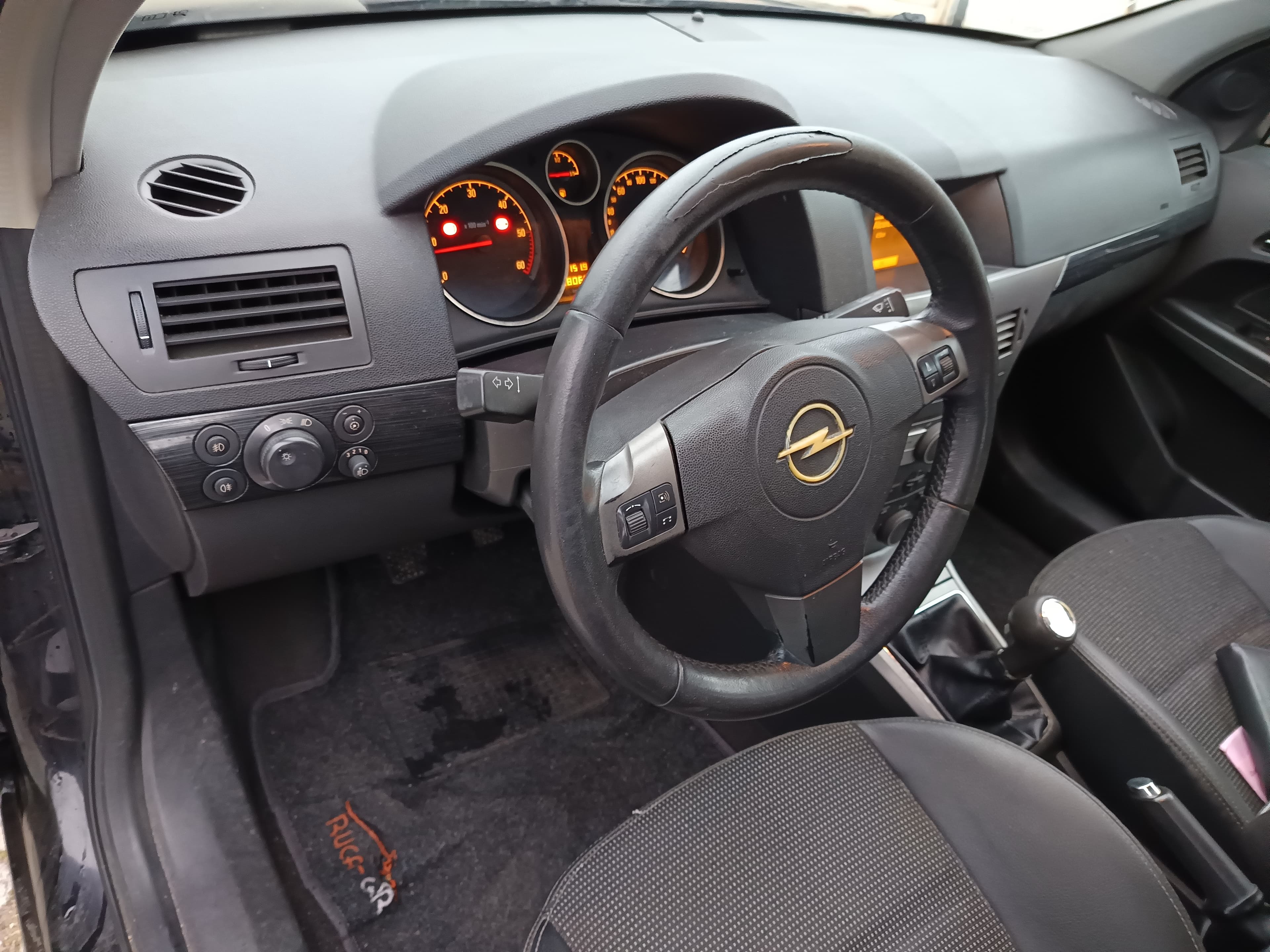 Opel Astra · Ano 2006 — image 45