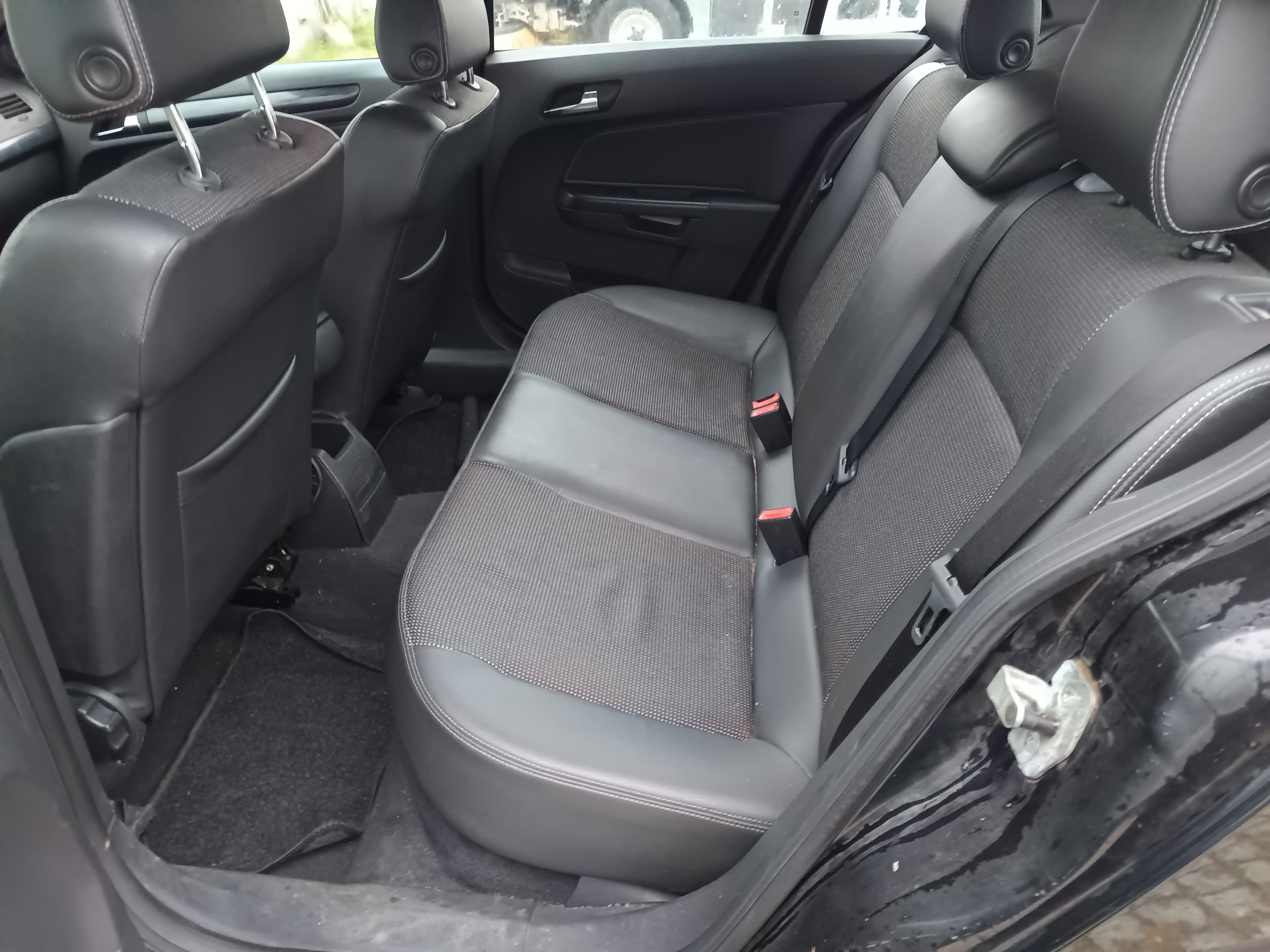 Opel Astra · Ano 2006 — image 40