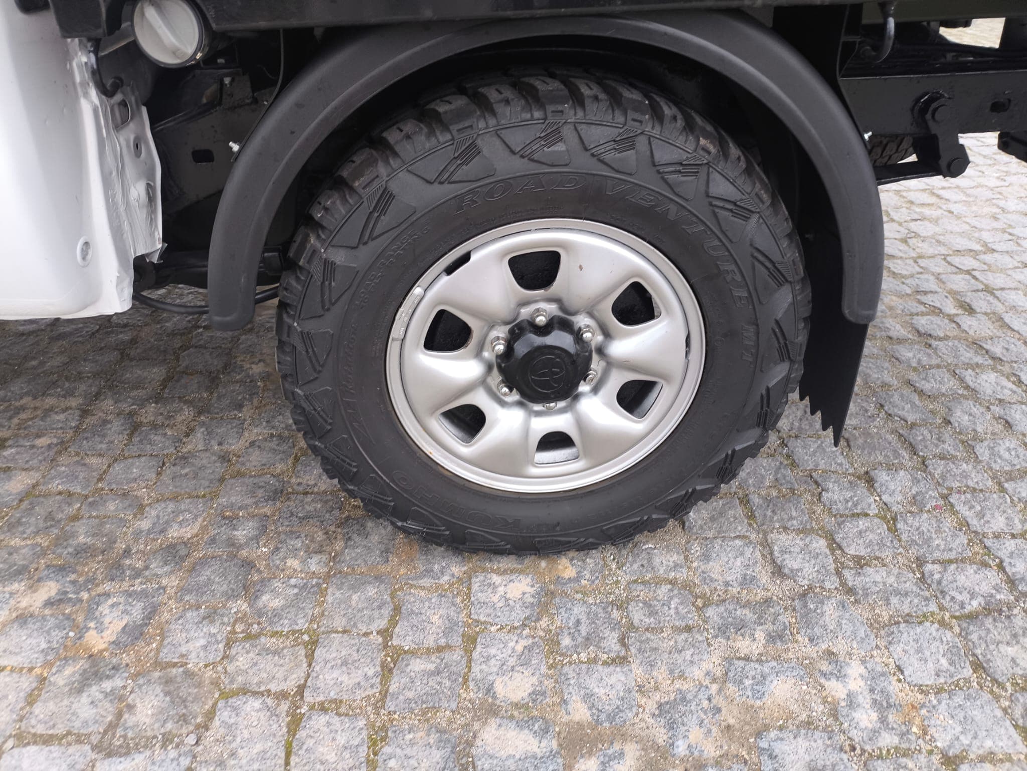 Toyota Hilux 2.5 d-4D · Ano 2008 — imagen 15