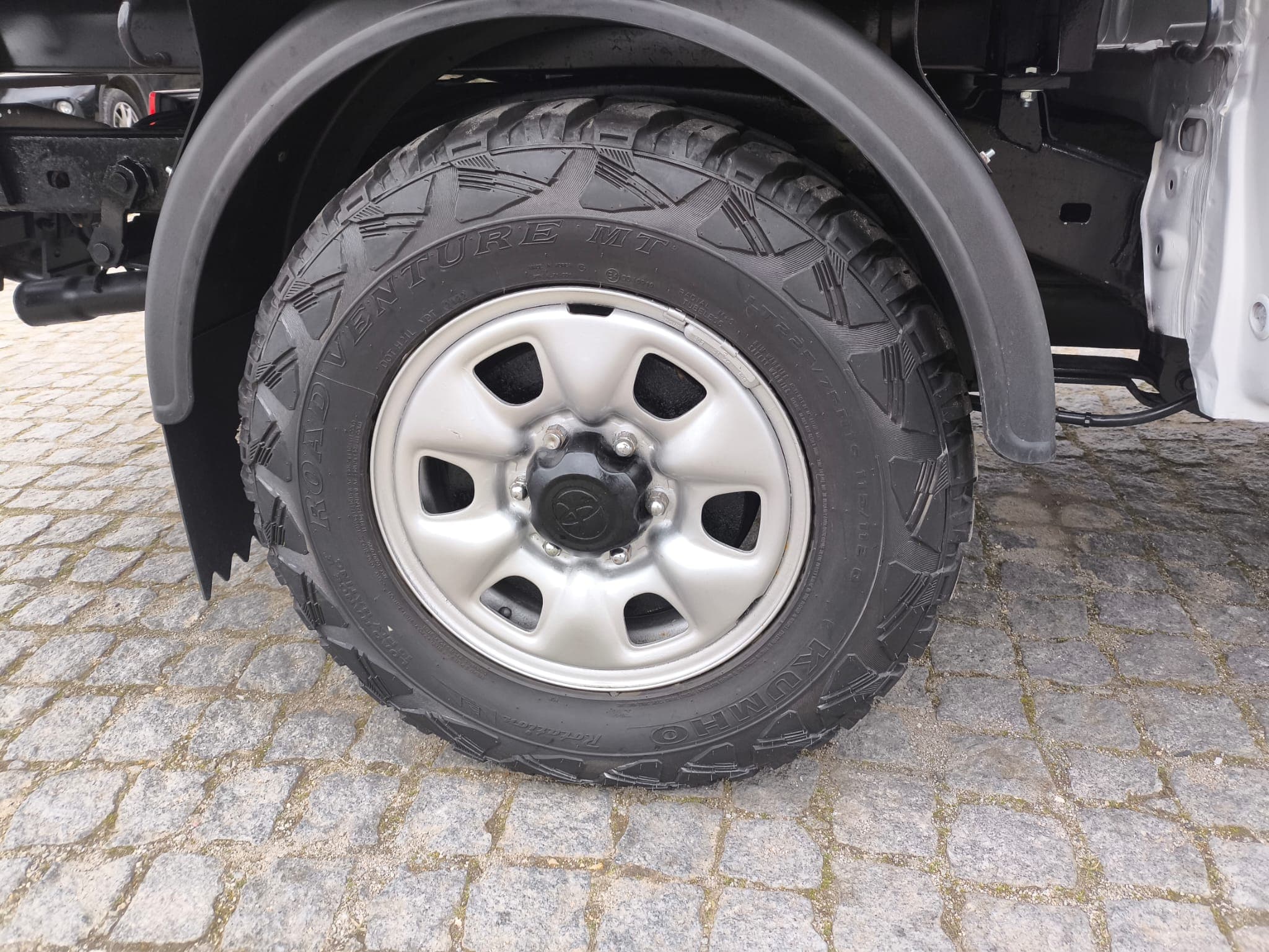 Toyota Hilux 2.5 d-4D · Ano 2008 — imagen 17