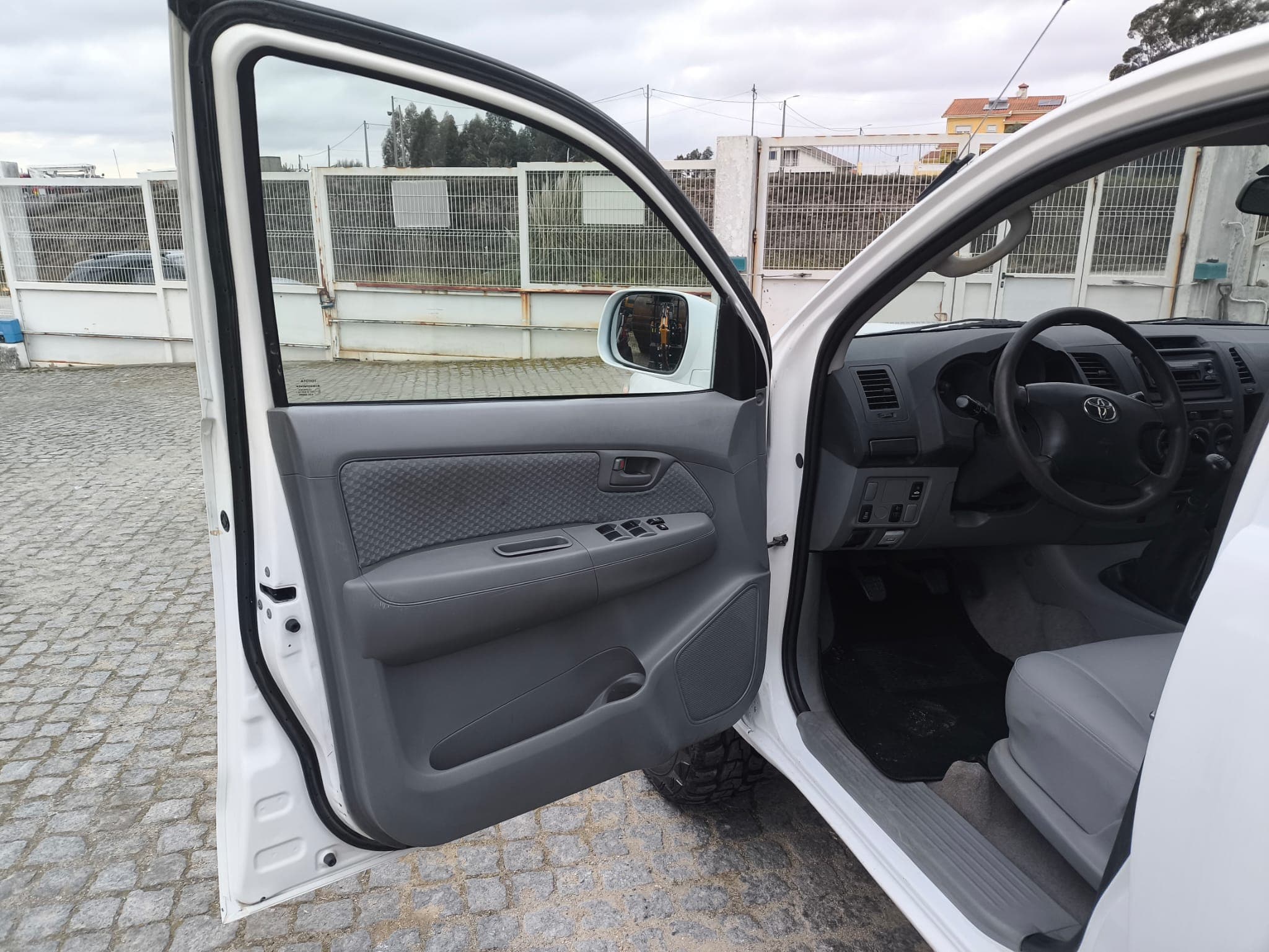 Toyota Hilux 2.5 d-4D · Ano 2008 — imagen 36