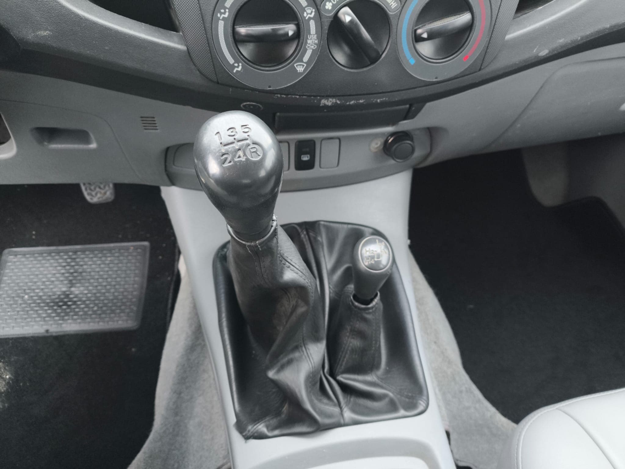 Toyota Hilux 2.5 d-4D · Ano 2008 — imagen 32