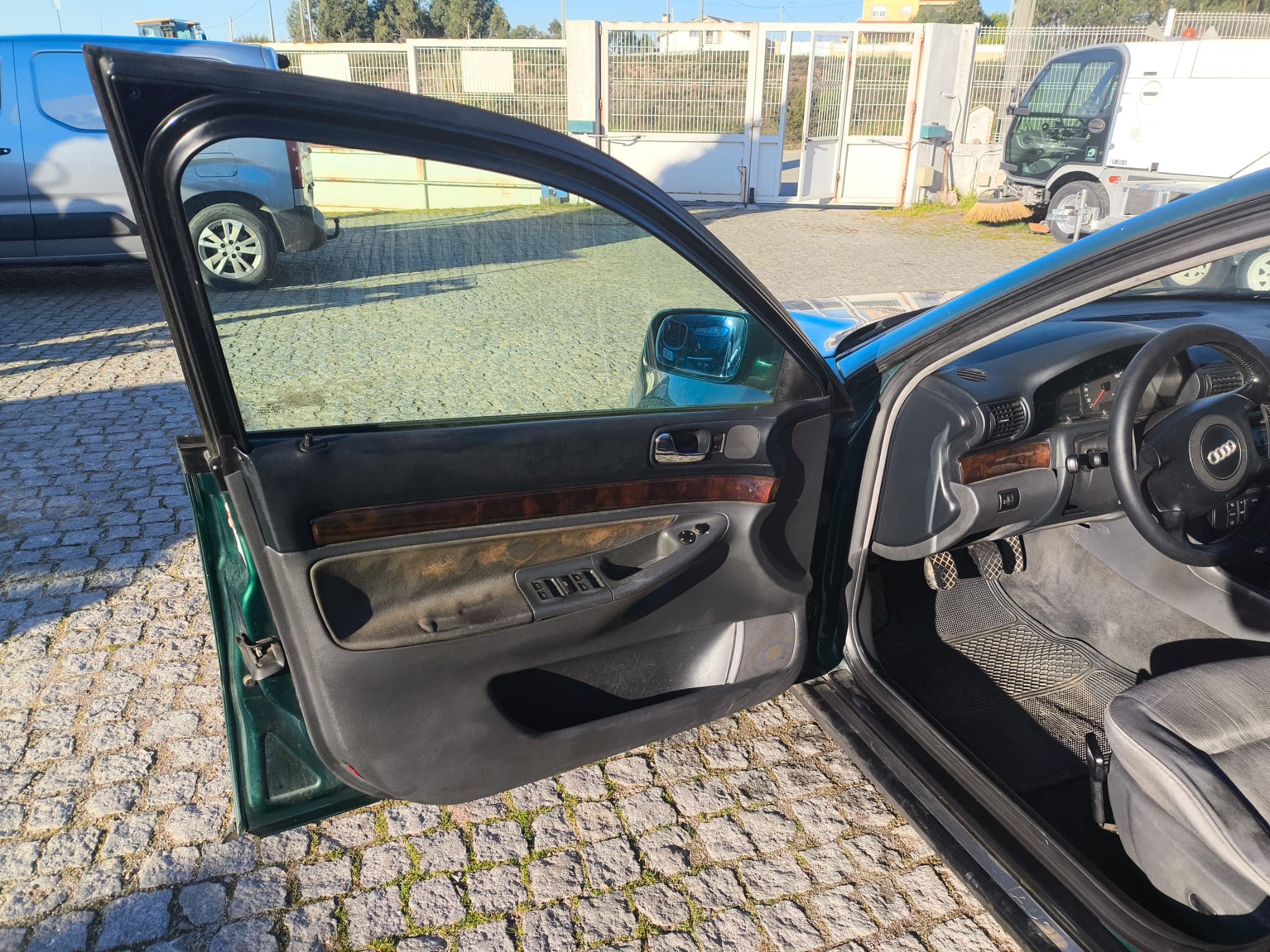 Audi A4 · Ano 1999 — imagem 11