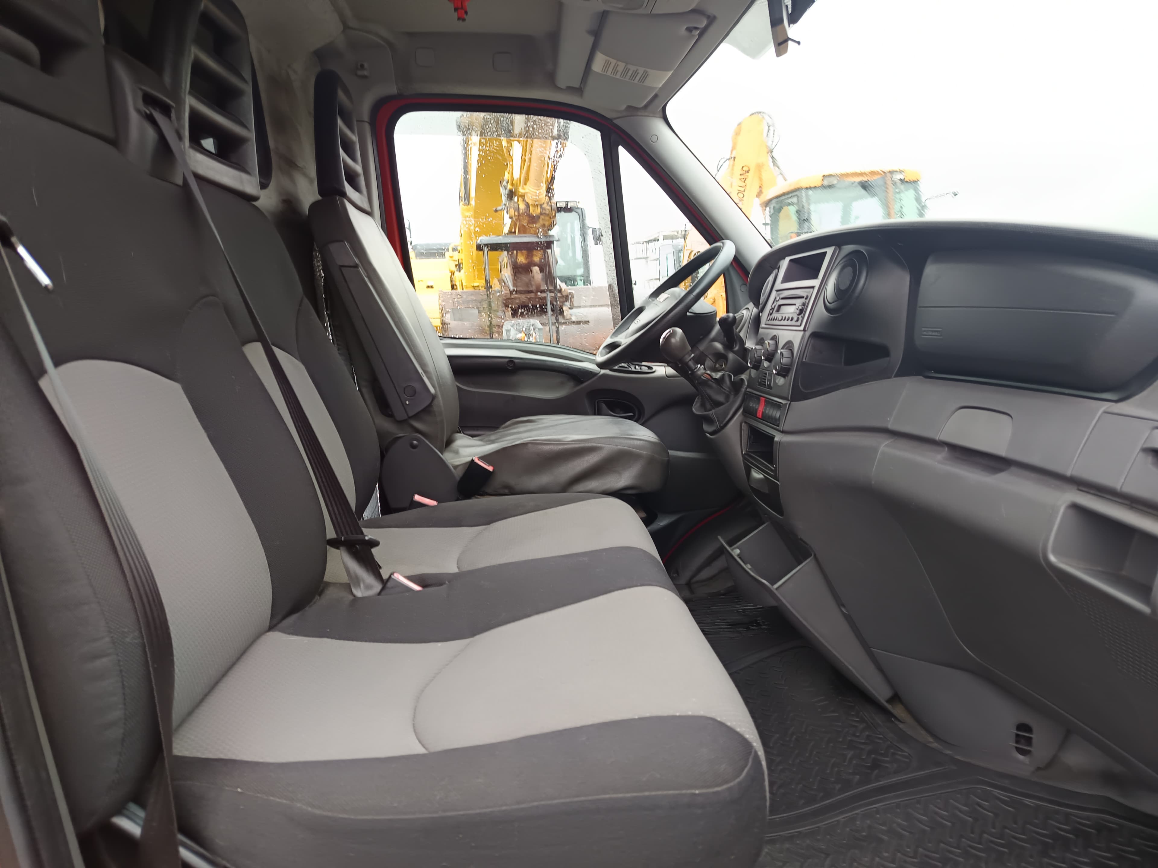 Iveco 35C15 · Ano 2013 — image 24