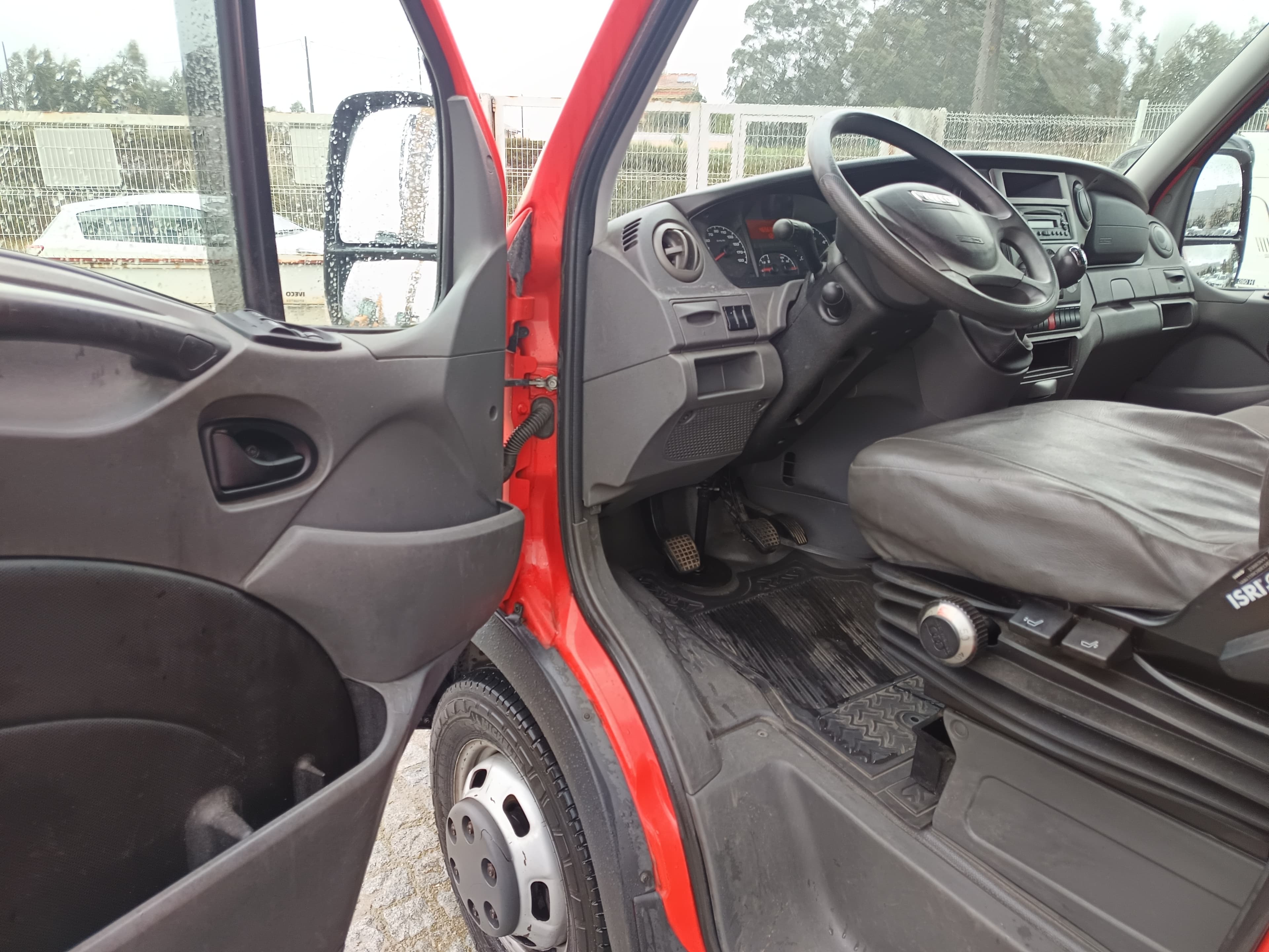 Iveco 35C15 · Ano 2013 — image 25