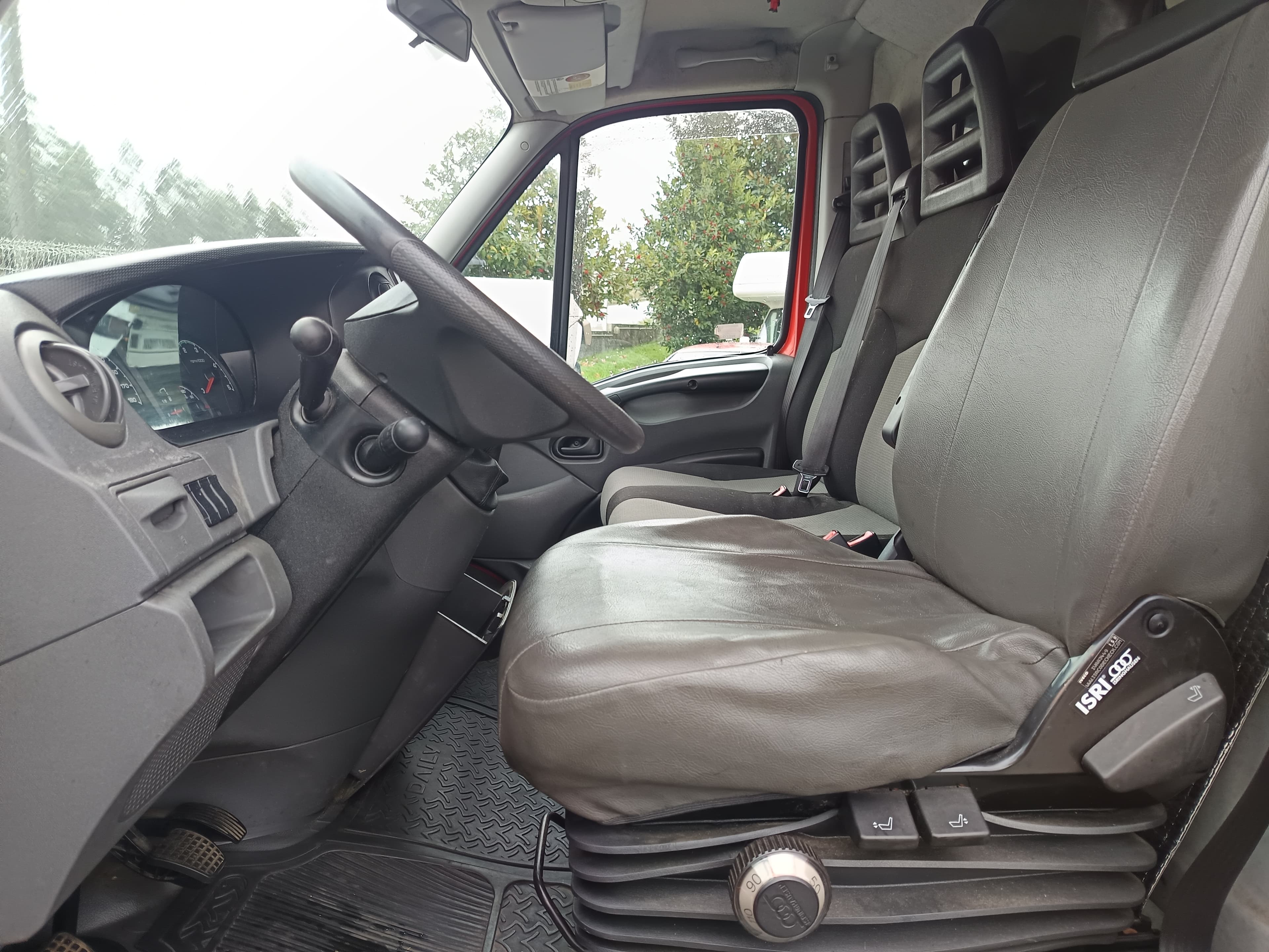 Iveco 35C15 · Ano 2013 — image 28