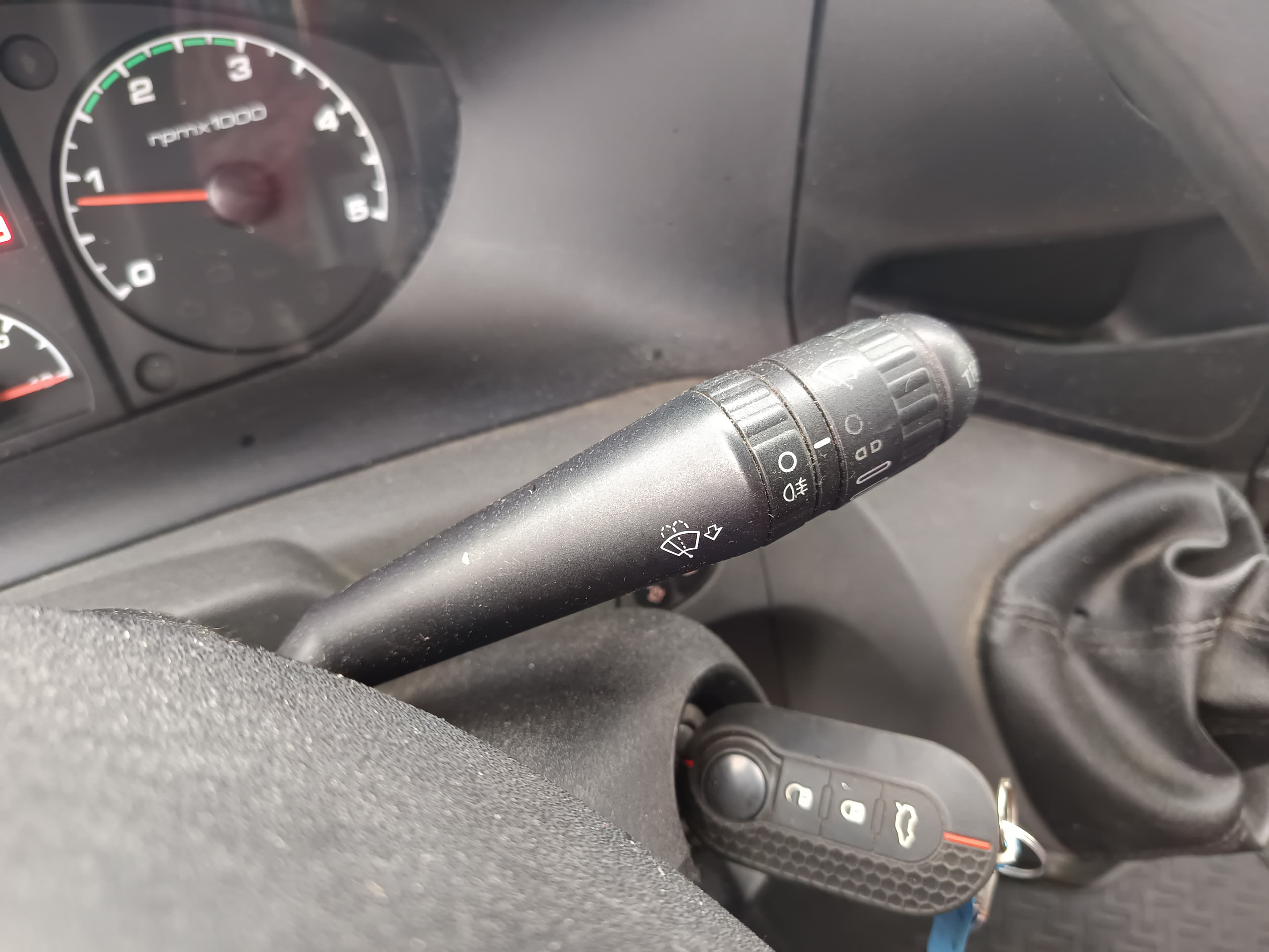 Iveco 35C15 · Ano 2013 — image 35