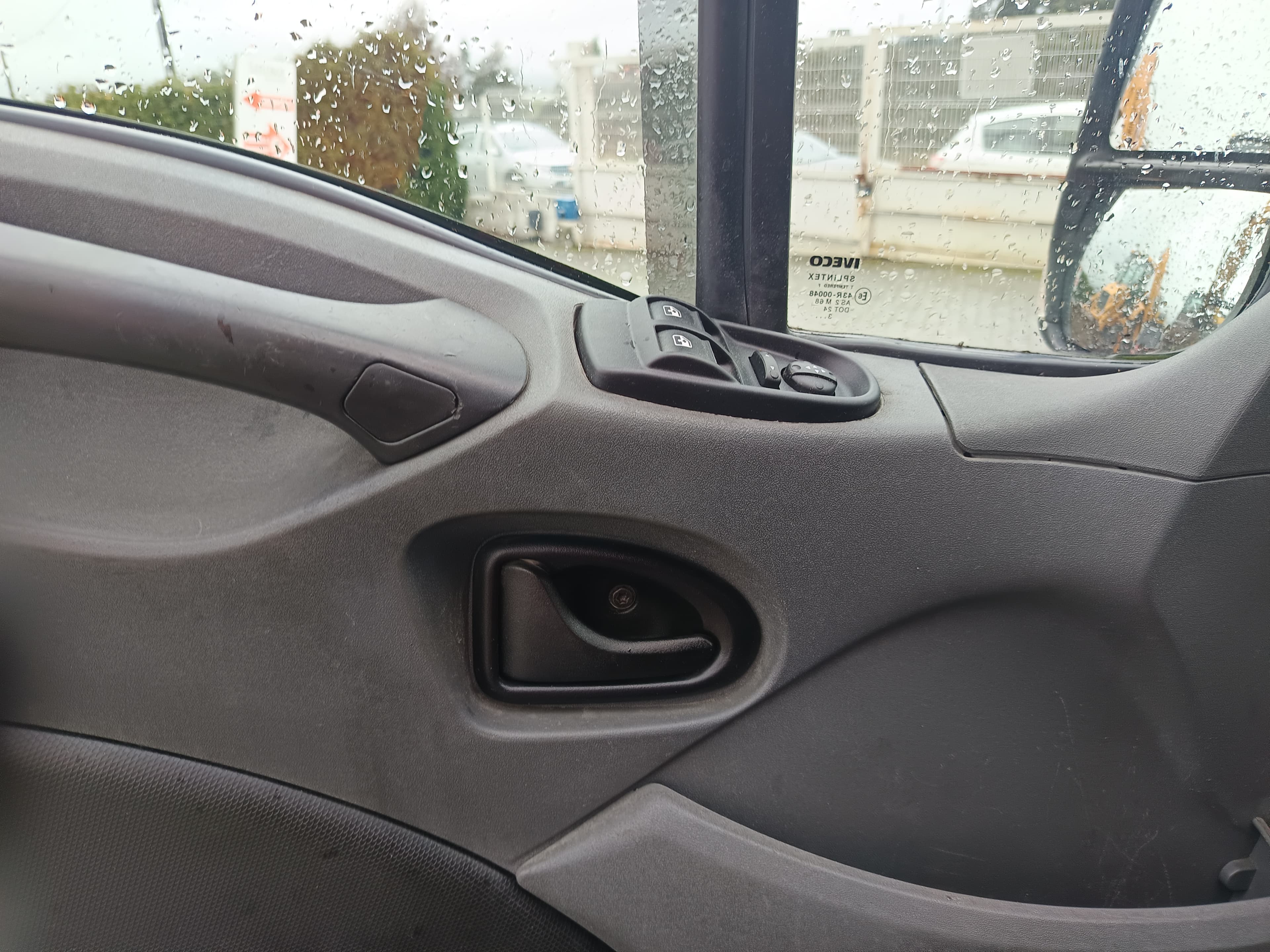Iveco 35C15 · Ano 2013 — image 26