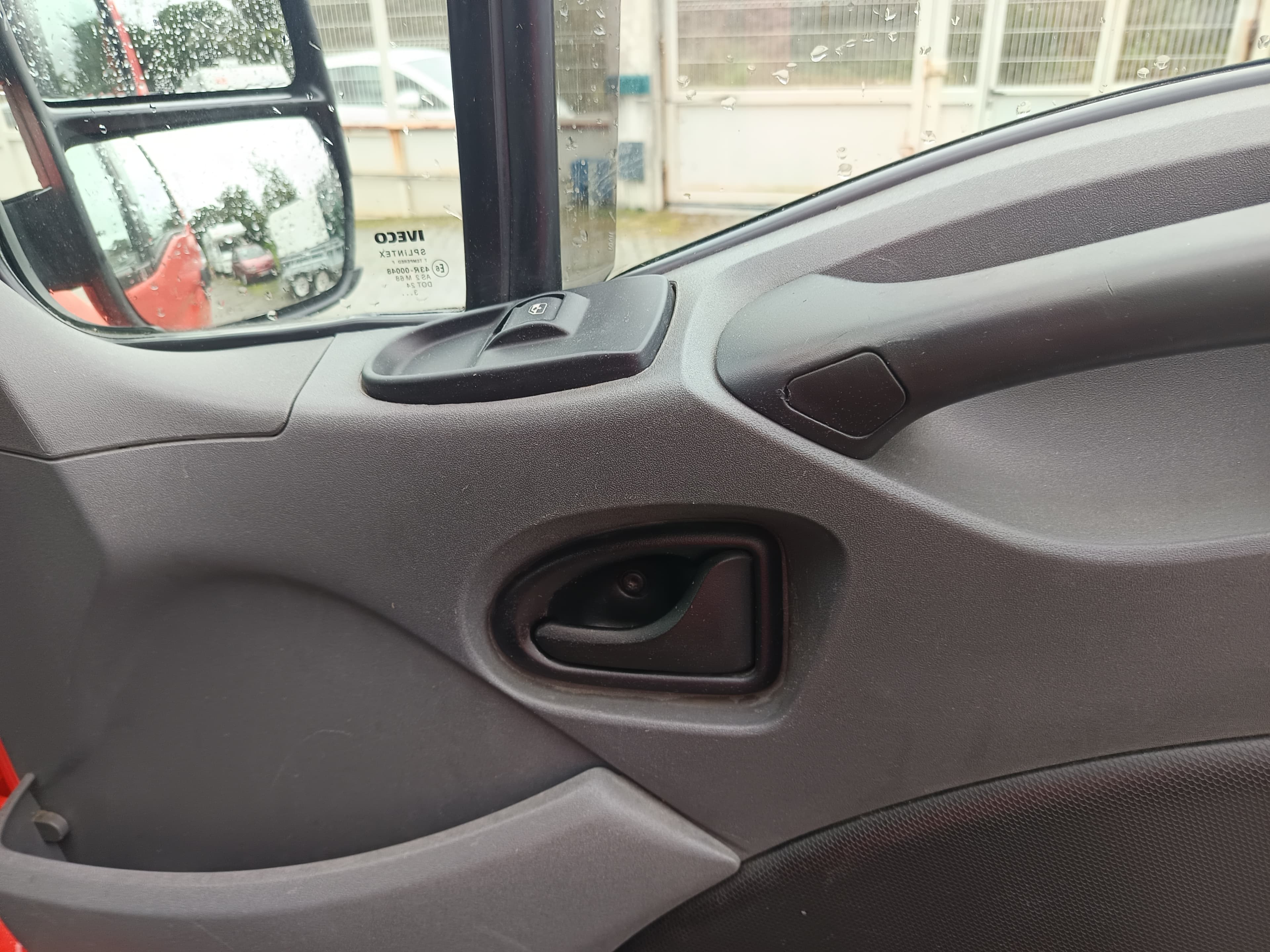 Iveco 35C15 · Ano 2013 — image 23