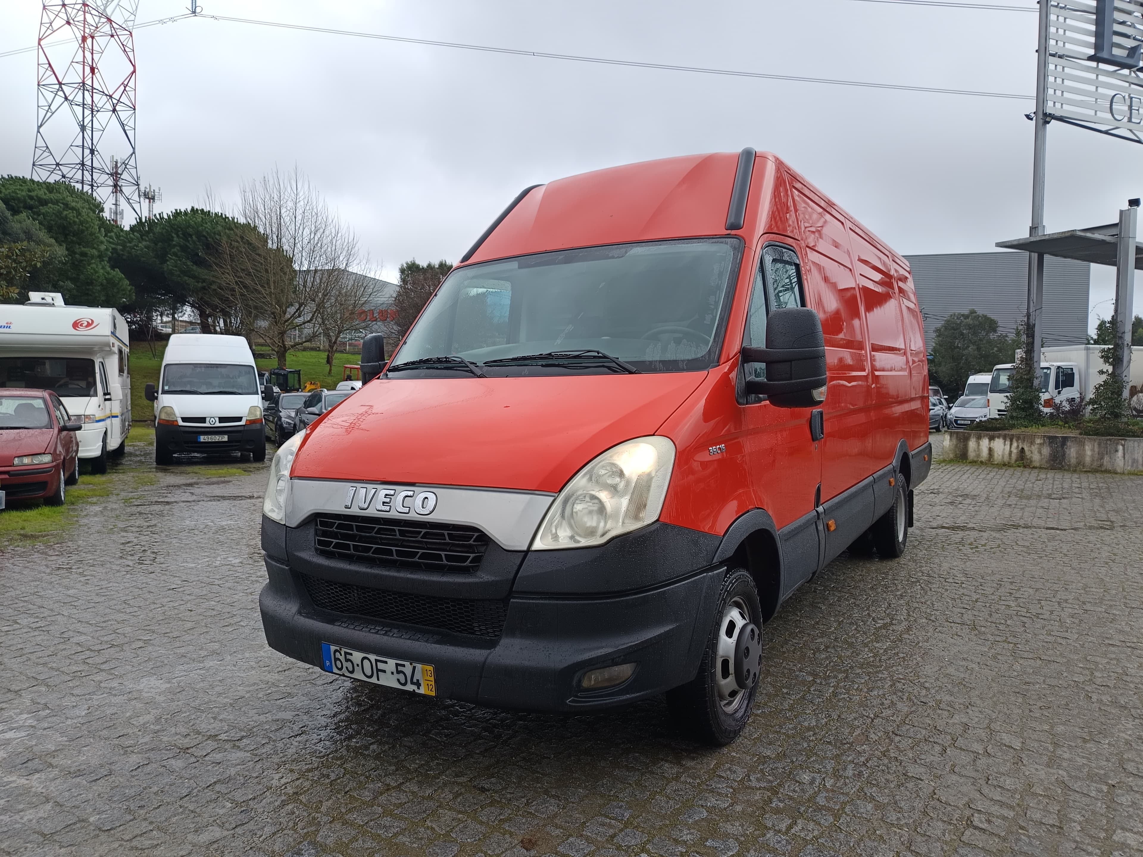 Iveco 35C15 · Ano 2013 — image 1