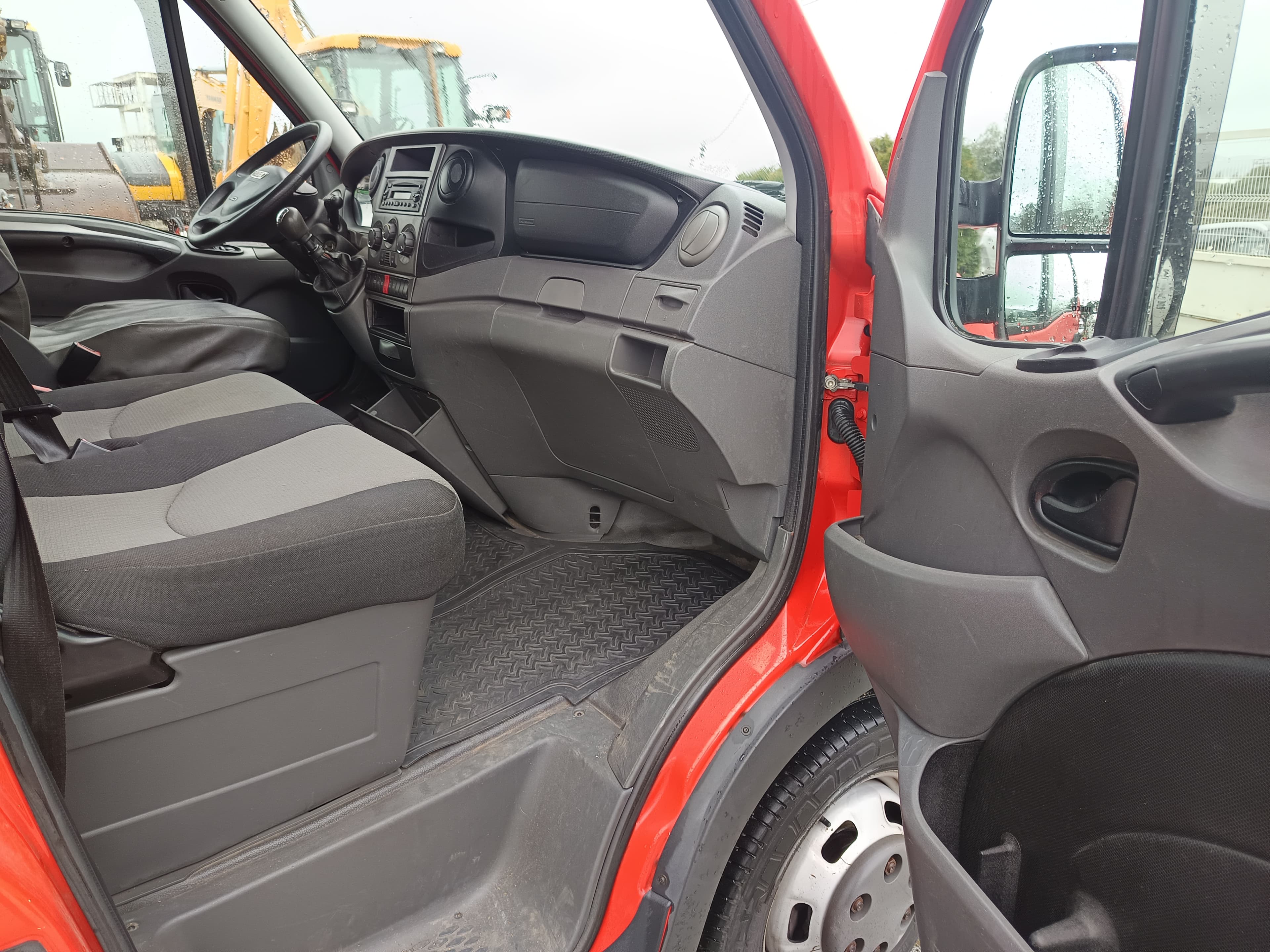 Iveco 35C15 · Ano 2013 — image 22