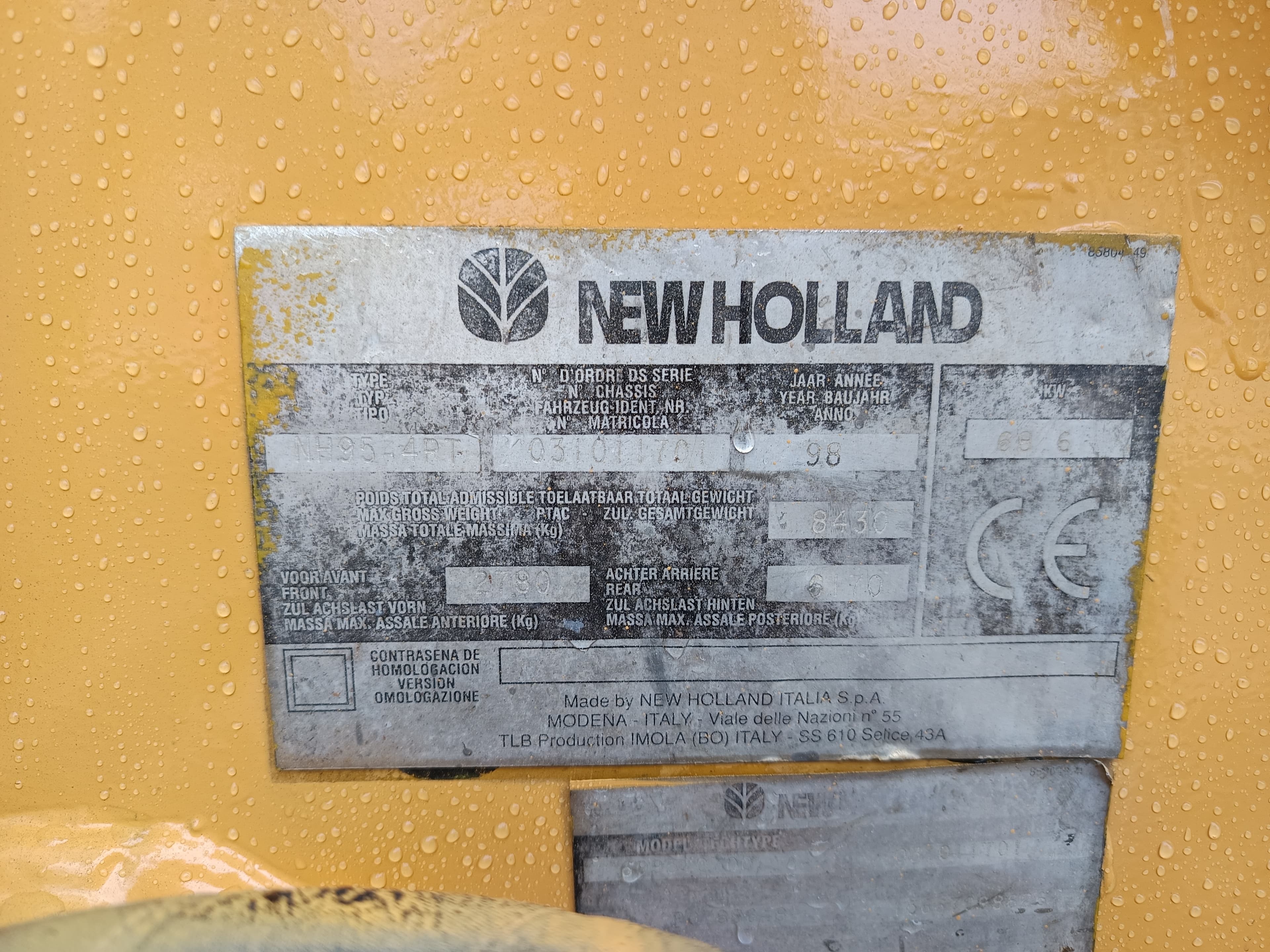 Retroescavadora New Holland NH 95 · Ano 1998 — imagen 19