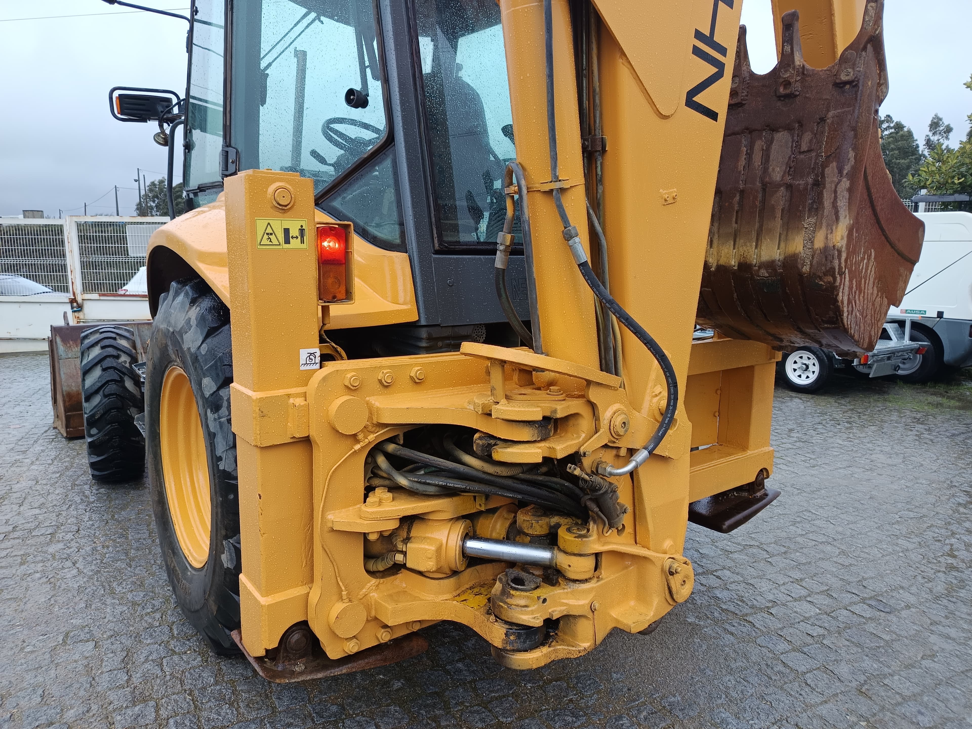 Retroescavadora New Holland NH 95 · Ano 1998 — imagen 8