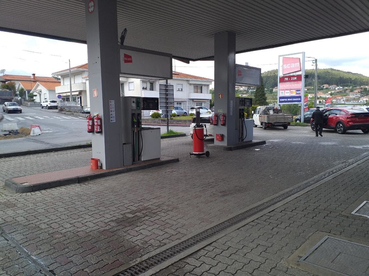 Estação de Serviço (Posto SCAM) · Oliveira, V. N. Famalicão — image 4