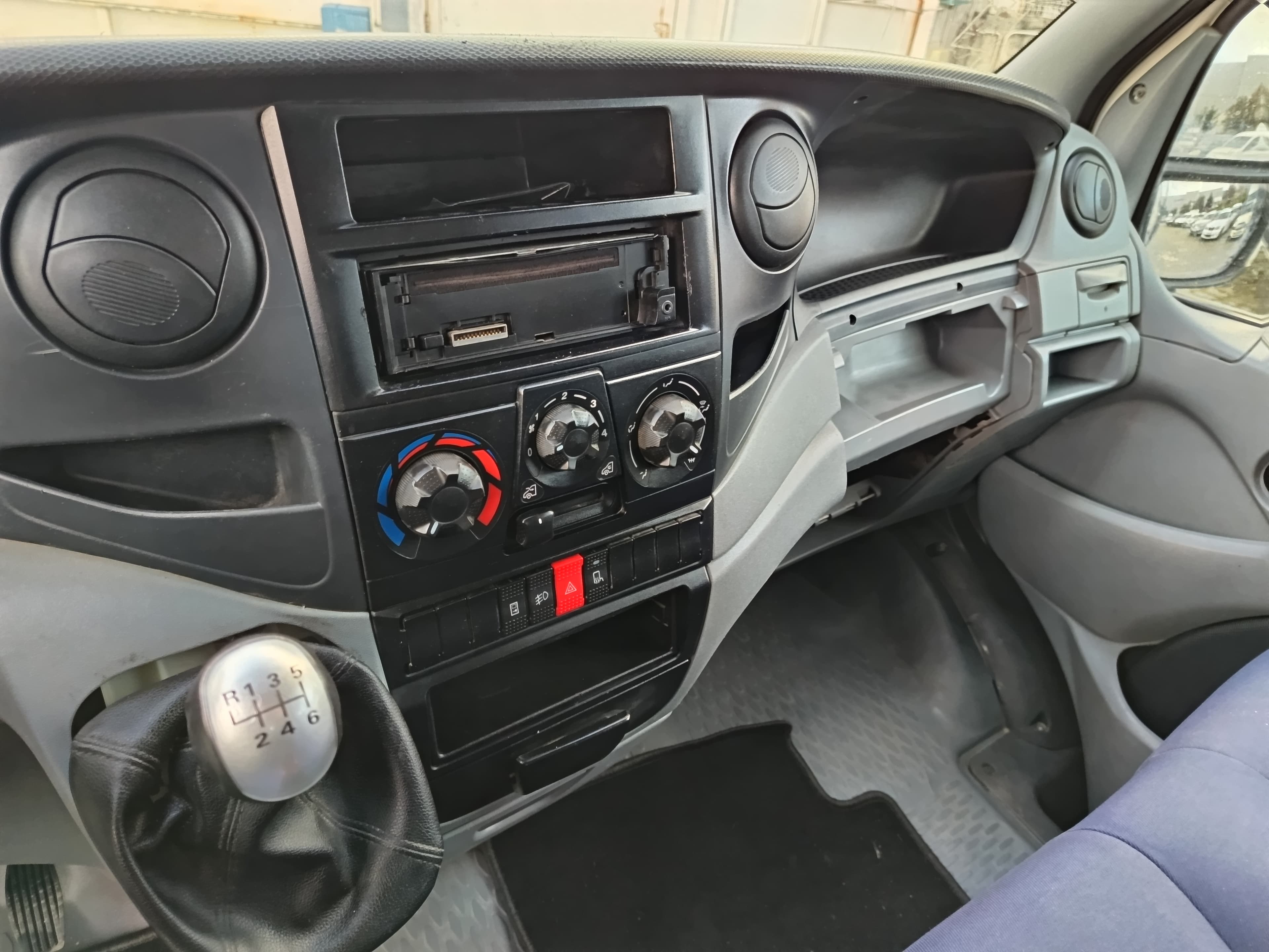 Iveco Daily 35C15D · Ano 2009 — imagen 27