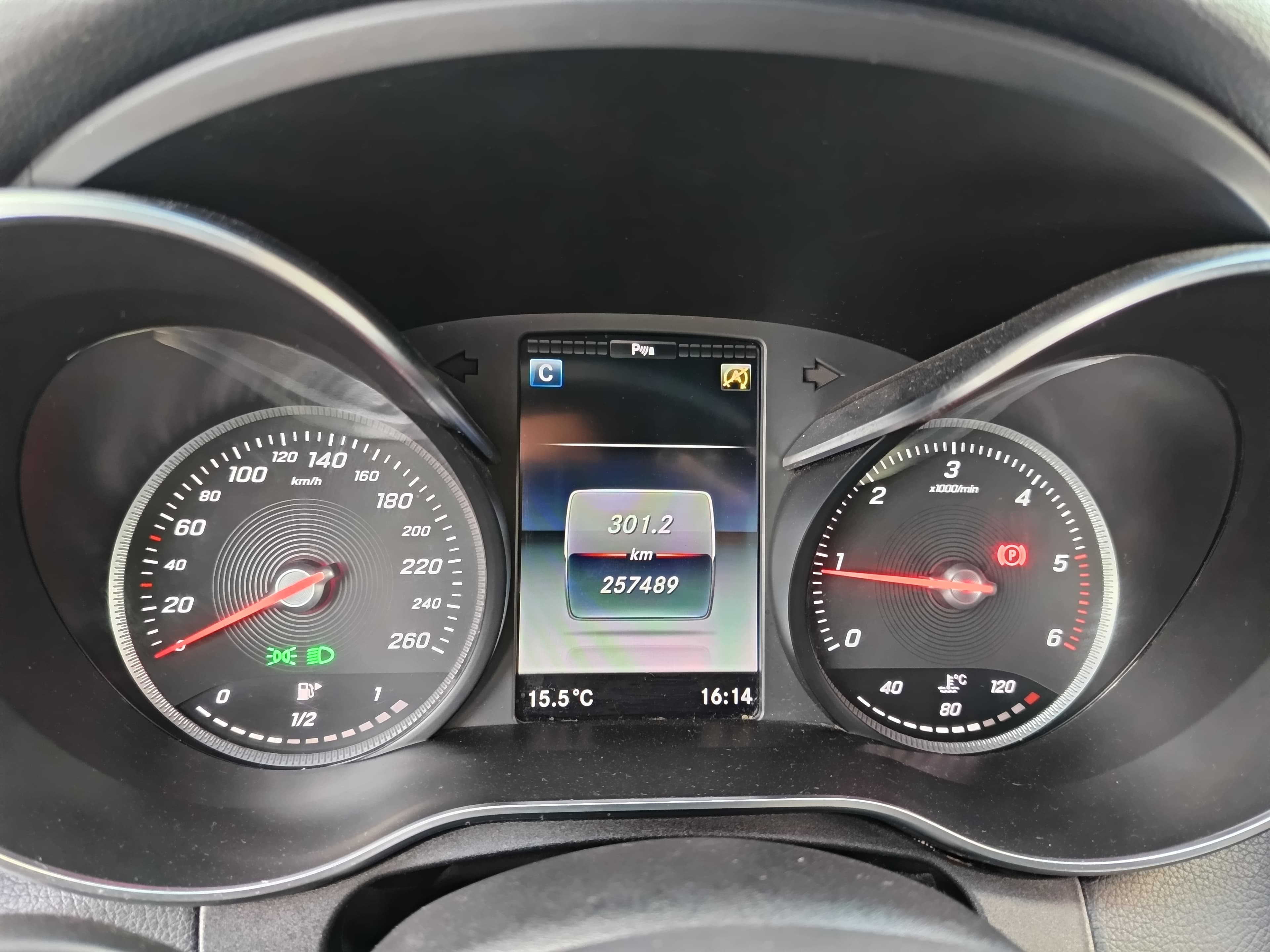 Mercedes-Benz C180D · Ano 2018 — imagen 42