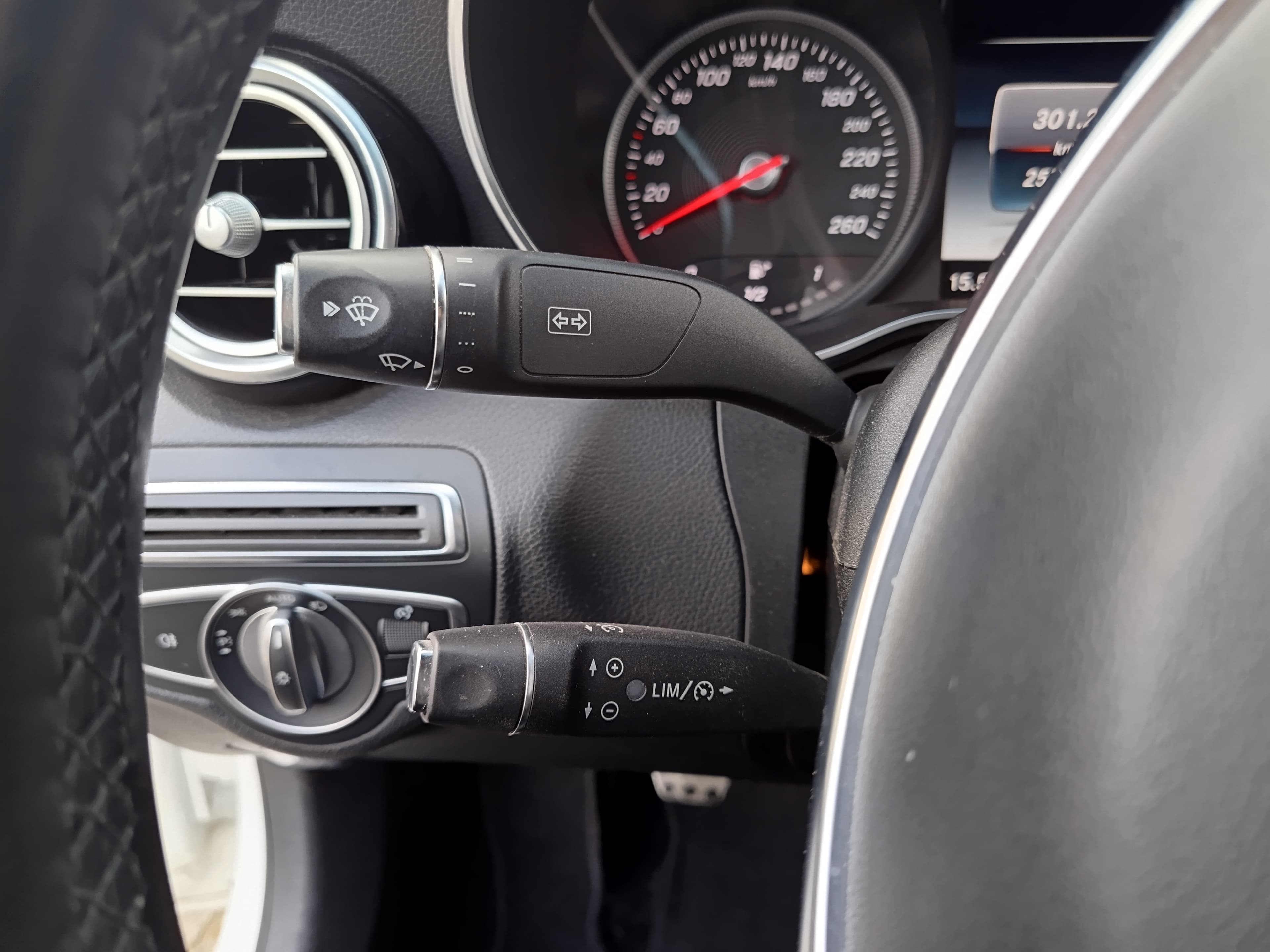 Mercedes-Benz C180D · Ano 2018 — imagen 43