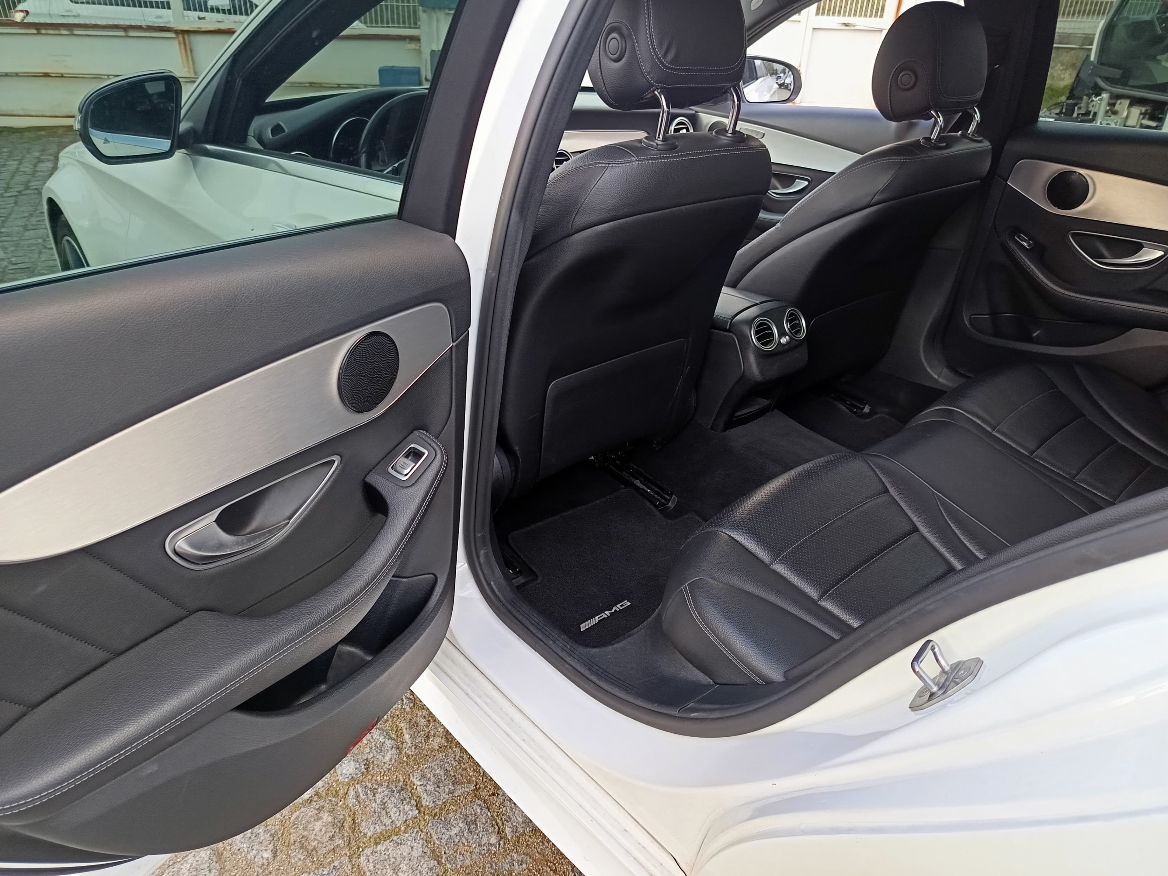 Mercedes-Benz C180D · Ano 2018 — imagen 26