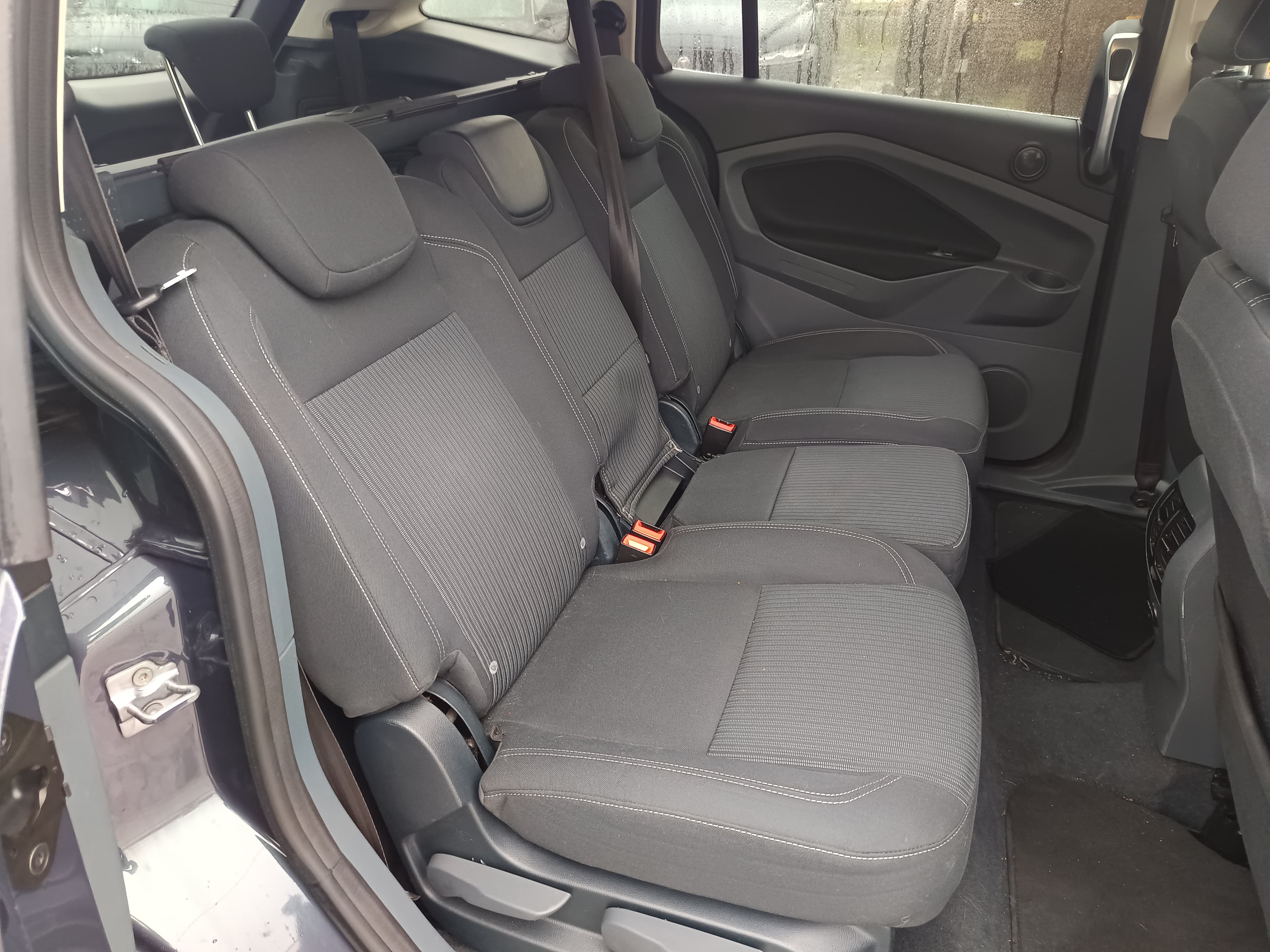 Ford Grand C-Max · Ano 2014 · 7 Lugares — image 19