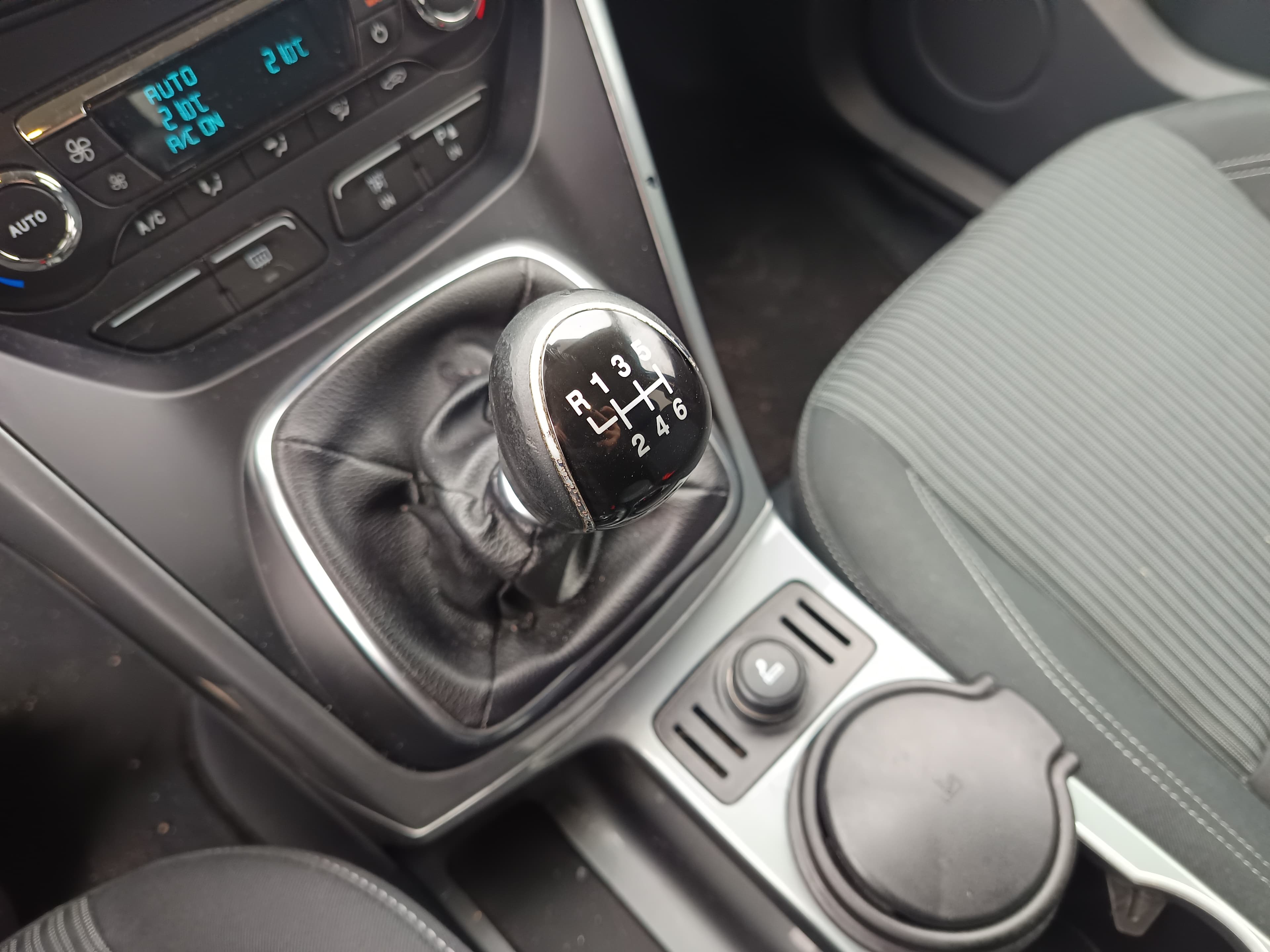 Ford Grand C-Max · Ano 2014 · 7 Lugares — image 35