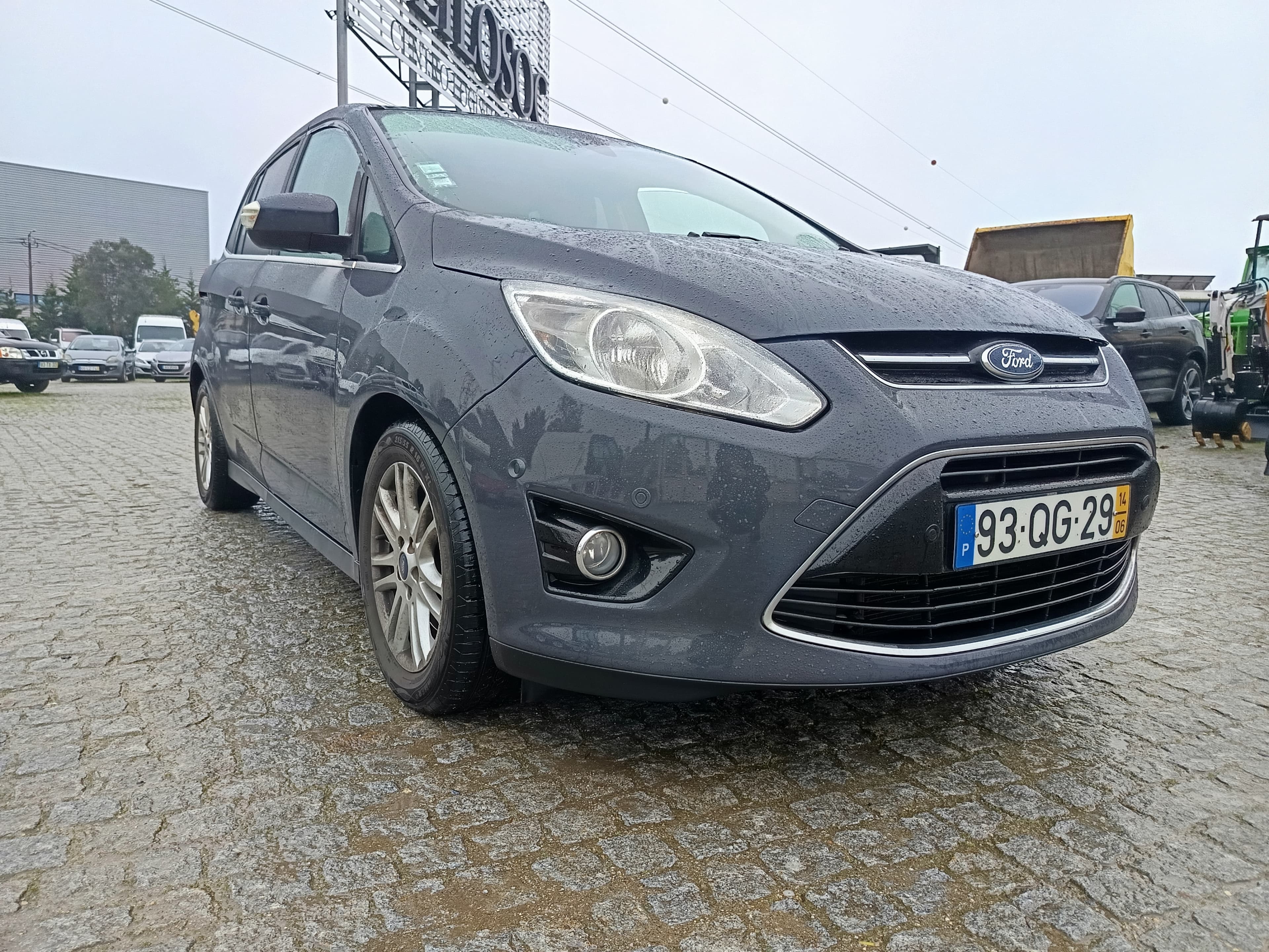 Ford Grand C-Max · Ano 2014 · 7 Lugares — image 4