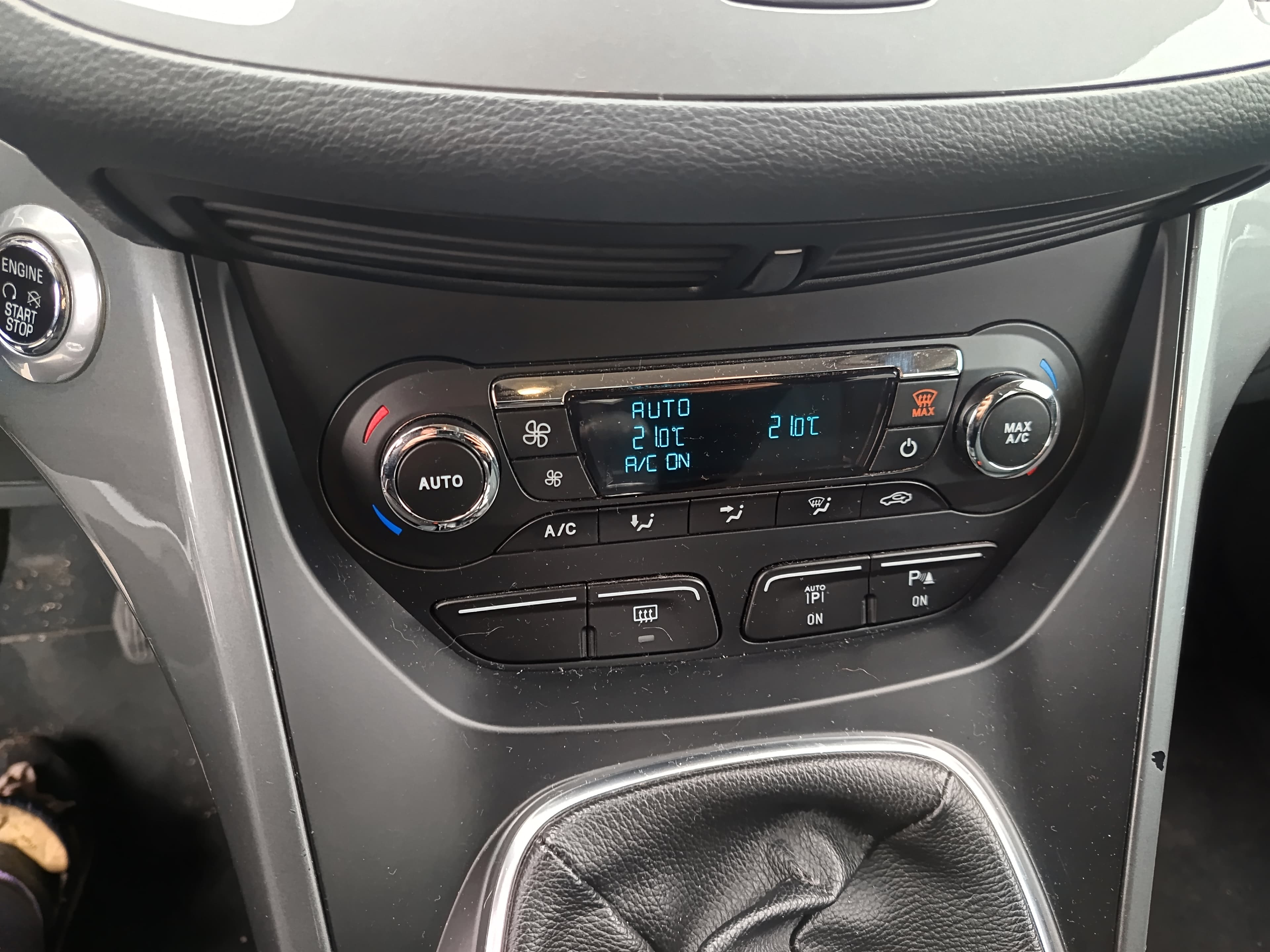 Ford Grand C-Max · Ano 2014 · 7 Lugares — image 34