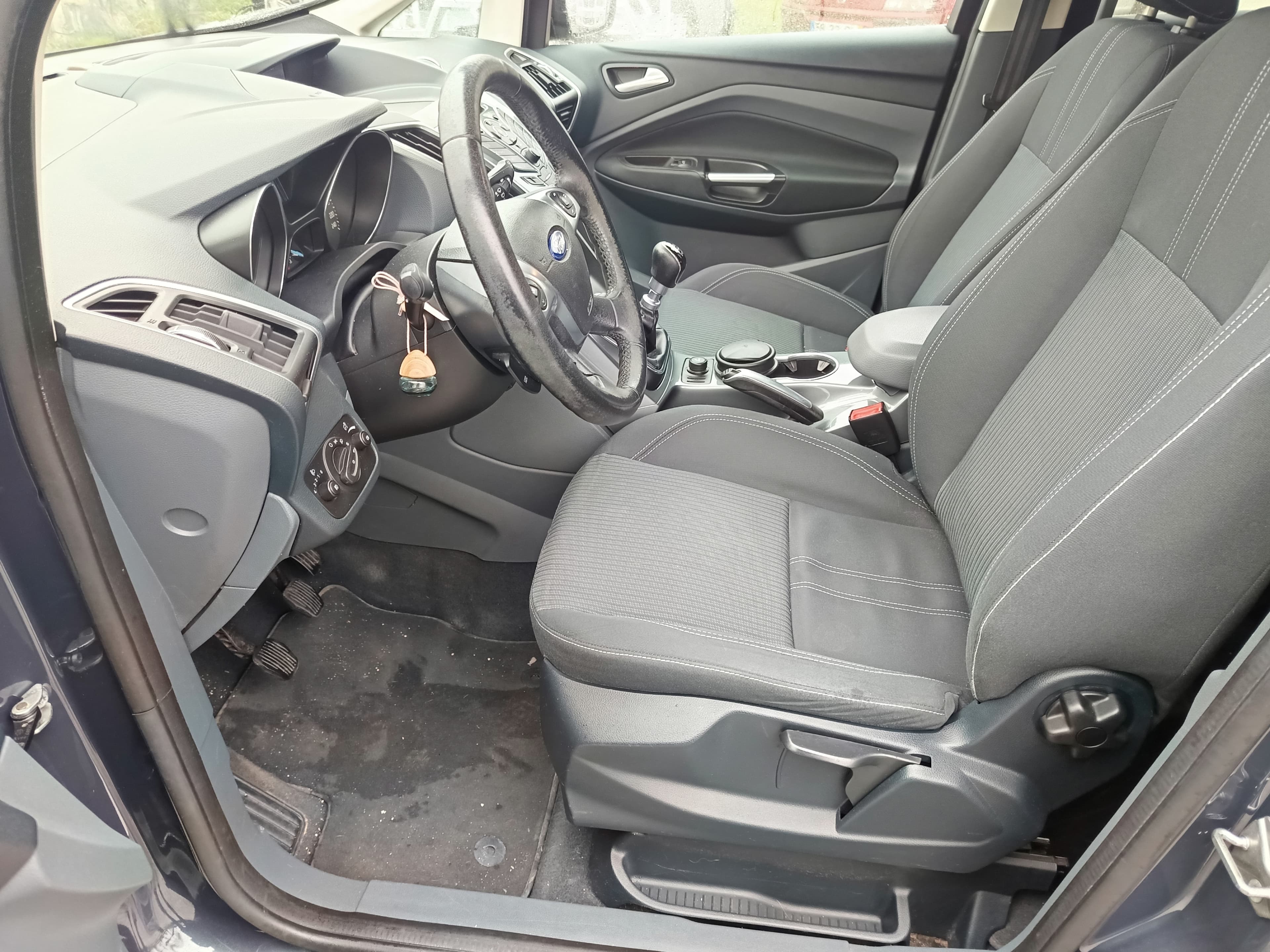 Ford Grand C-Max · Ano 2014 · 7 Lugares — image 28