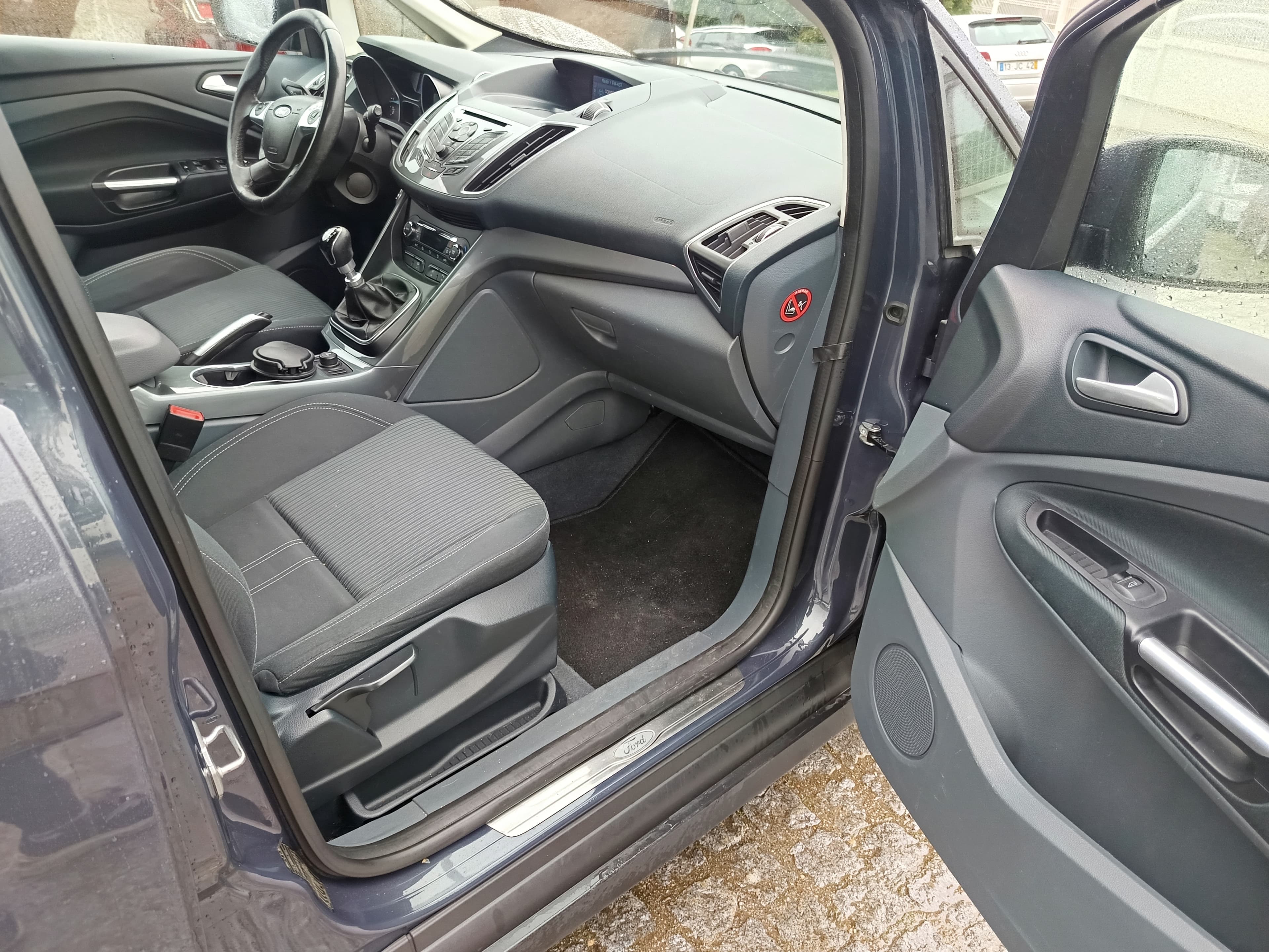 Ford Grand C-Max · Ano 2014 · 7 Lugares — image 21