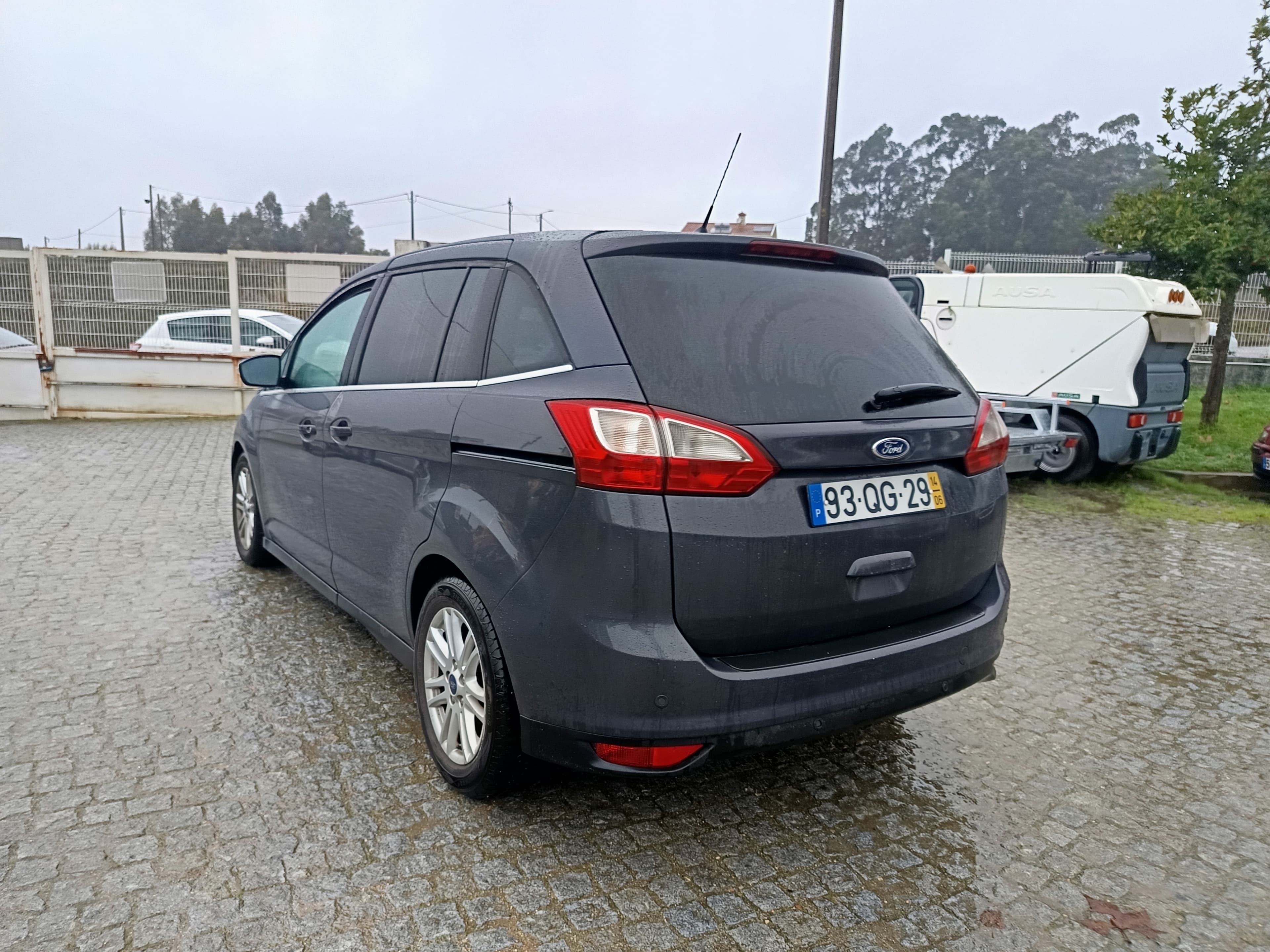 Ford Grand C-Max · Ano 2014 · 7 Lugares — image 7