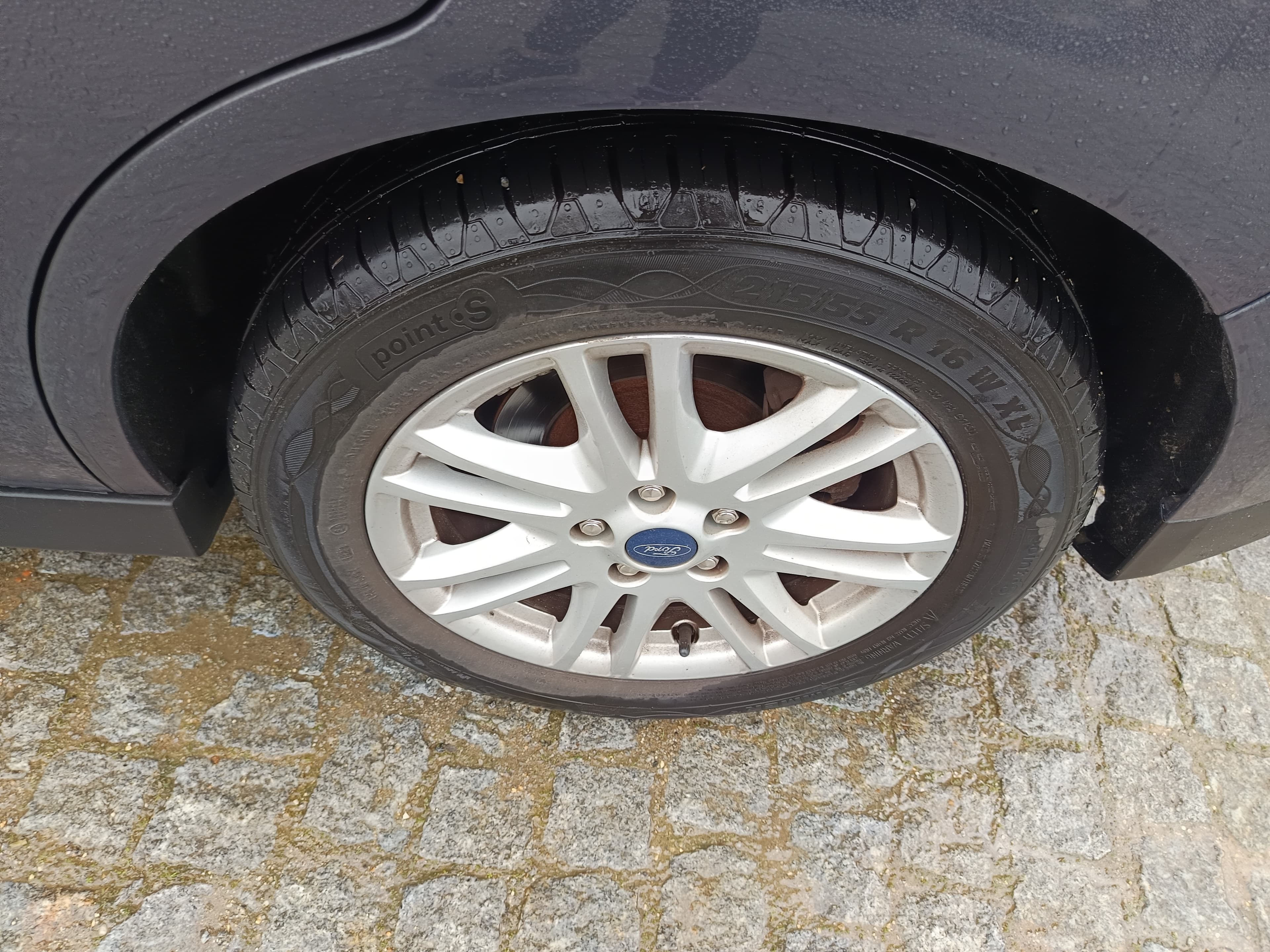 Ford Grand C-Max · Ano 2014 · 7 Lugares — image 17