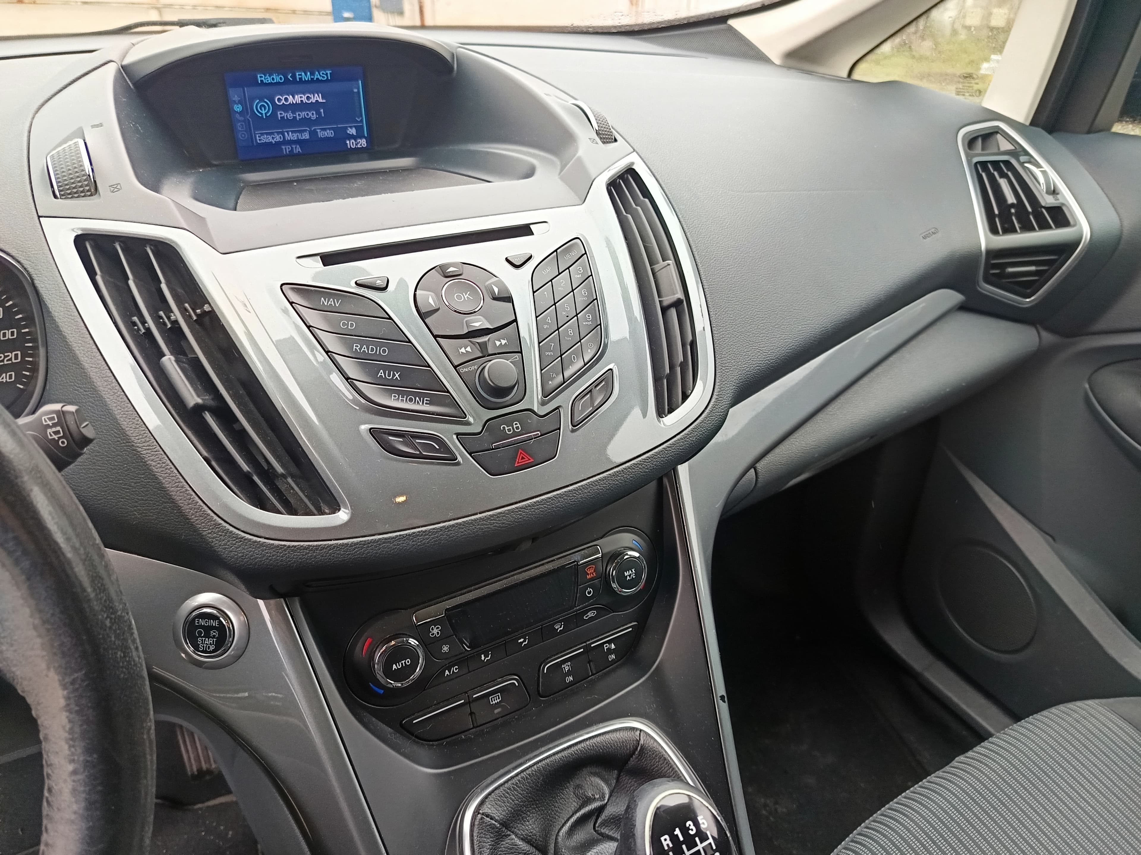 Ford Grand C-Max · Ano 2014 · 7 Lugares — image 31