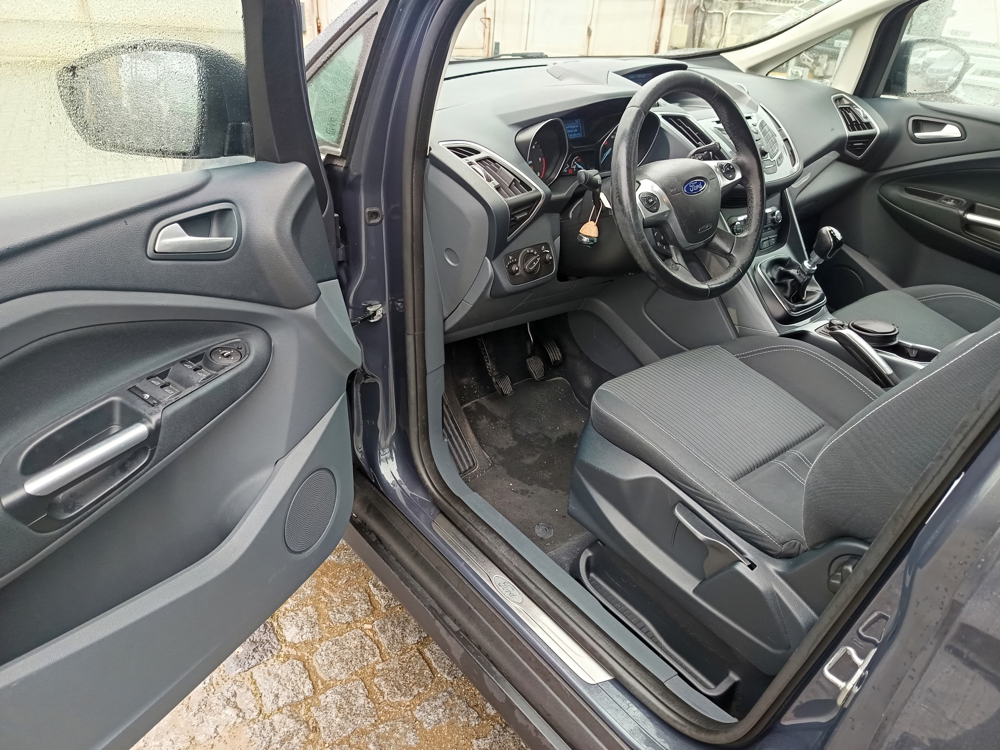 Ford Grand C-Max · Ano 2014 · 7 Lugares — image 26